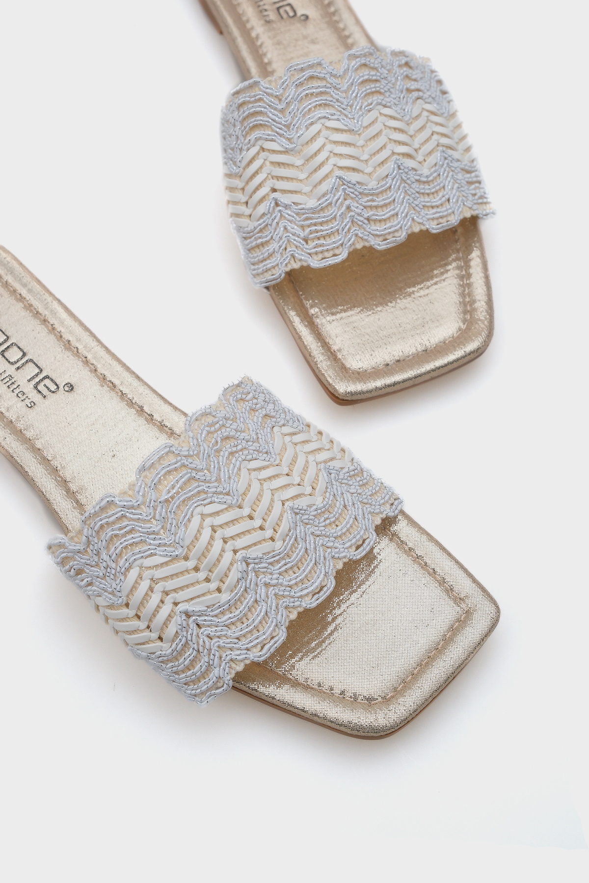 Capone Outfitters-Γυναικείες παντόφλες Katya Flat Heeled Shiny Blunt Toe 3