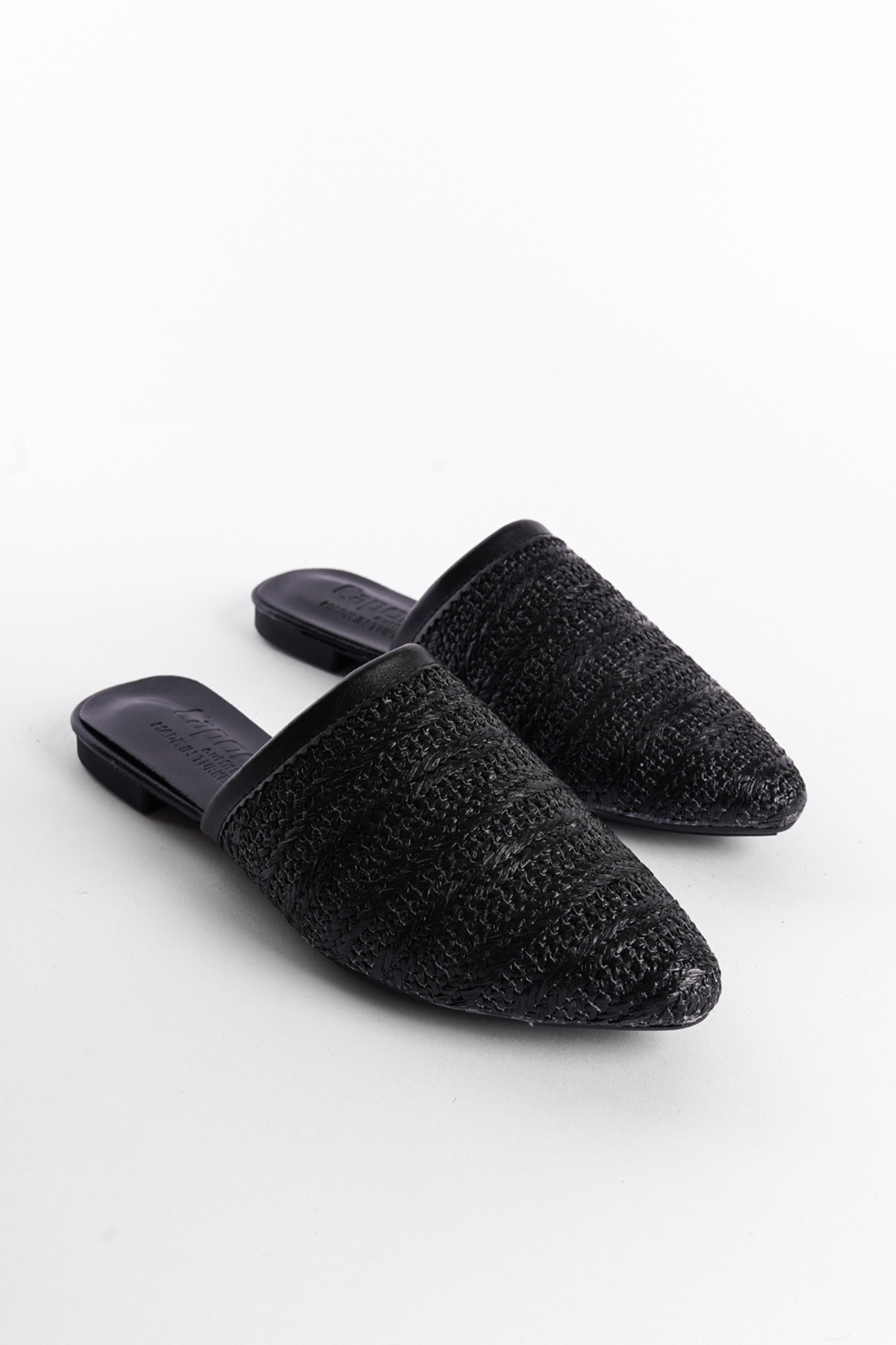 Capone Outfitters-Straw Pointed Toe Closed Women's Slippers 1