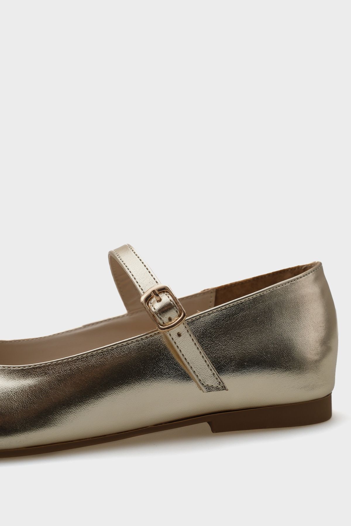 Capone Outfitters-Blunt Toe Strapped Marj Jane Metallic Gold Damen-Ballerinas 3