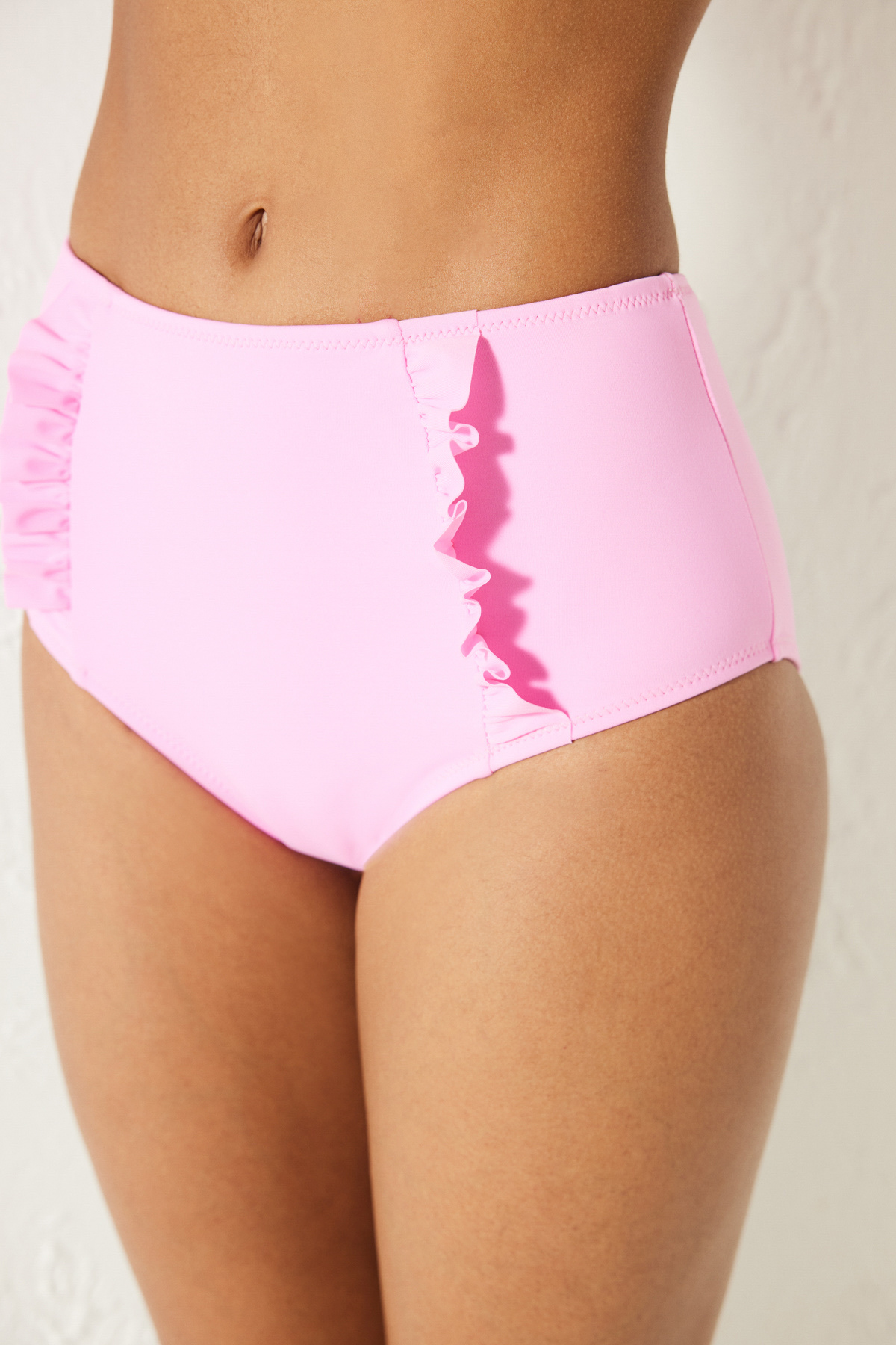 Penti-Rosa Bikinihose mit hoher Taille und Rüschen 3