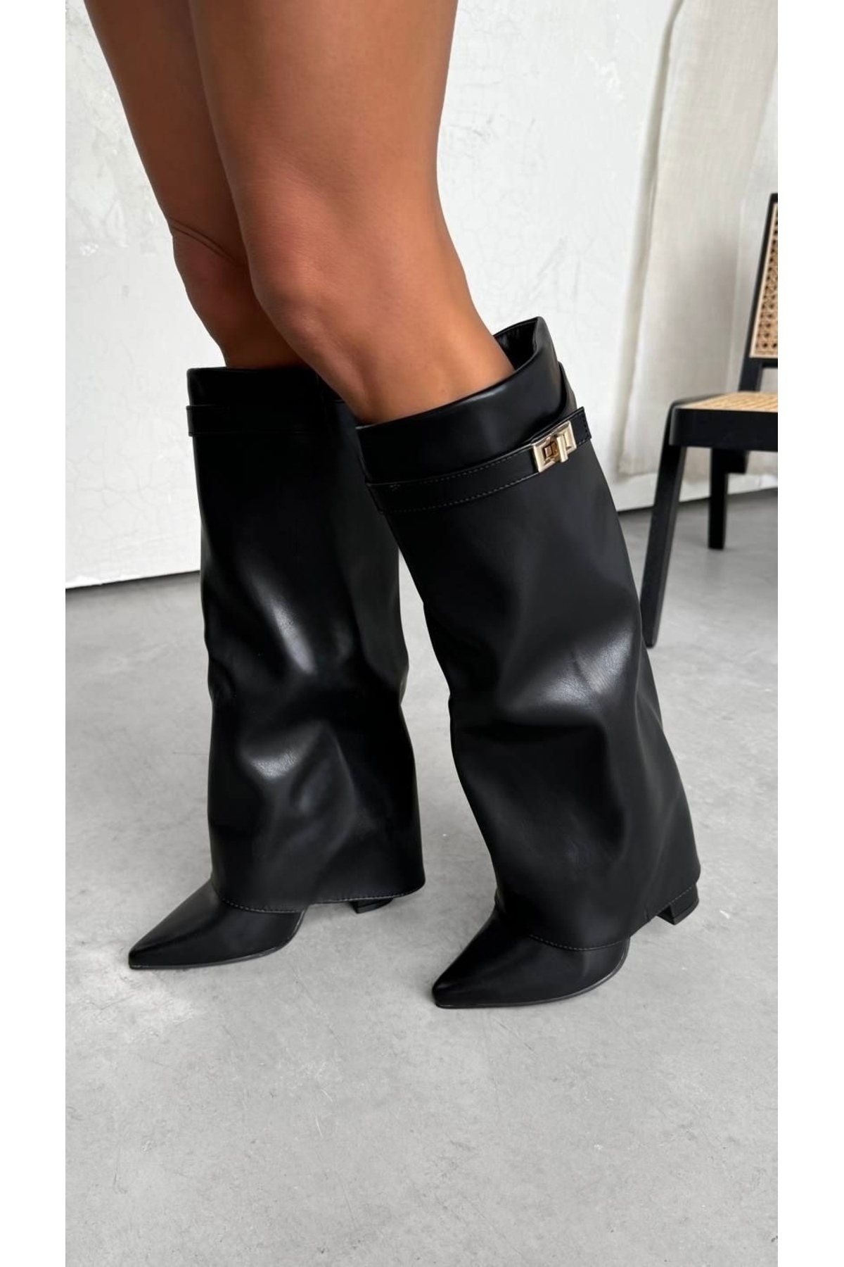 MYVOLANTE  Volante Tozluk Detaylı Siyah Kadın Topuklu Çizme - Görsel 2
