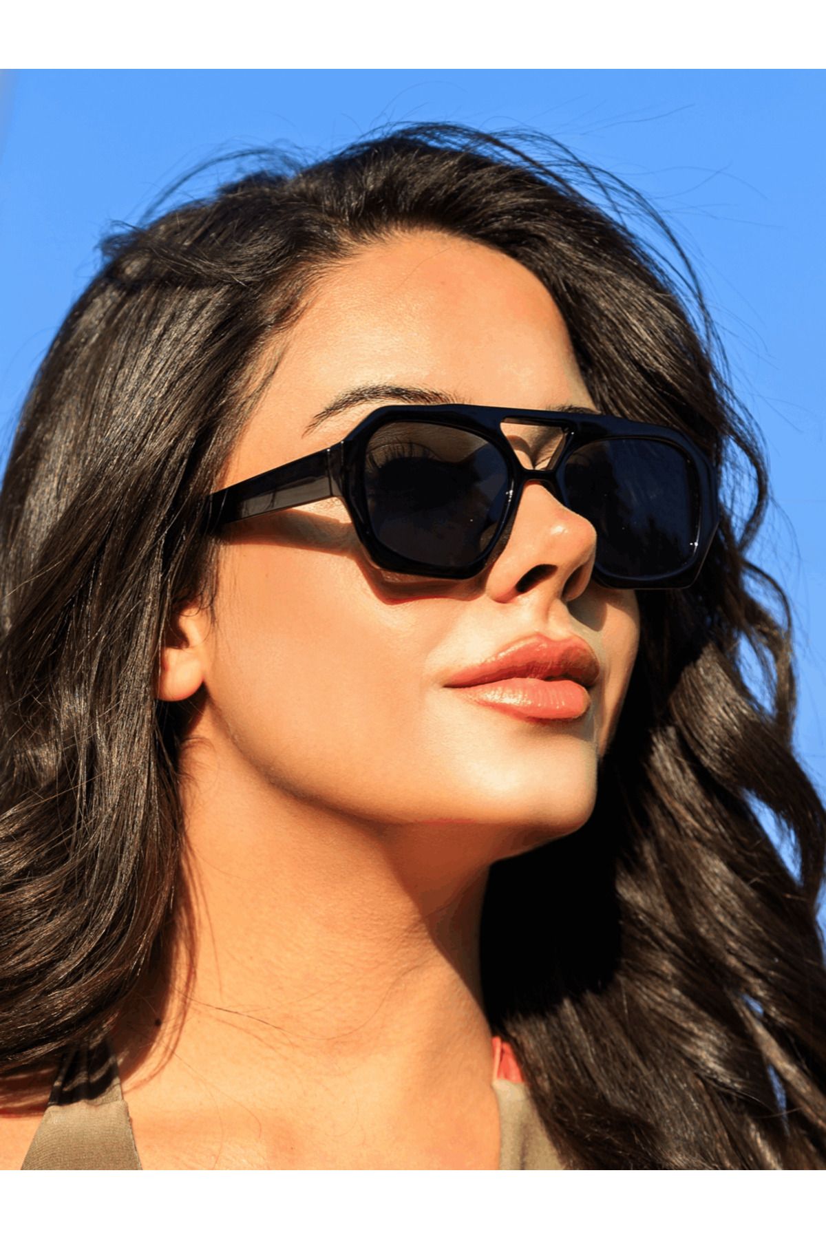 TomyHelf-Rectangular Design Black Frame Black Glass Women's Sunglasses Vehla 4