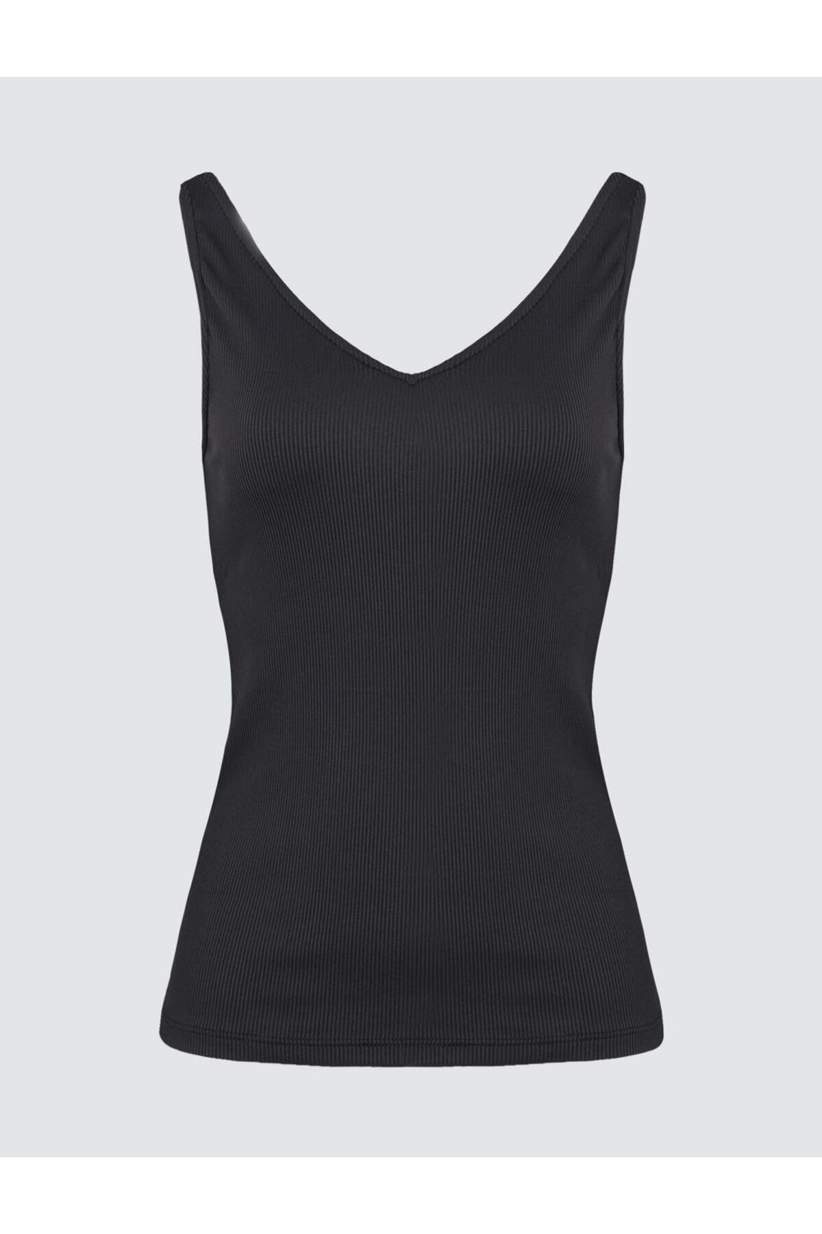 Jimmy Key-Black V-Neck Sleeveless Basic Knitted Tank Top 7