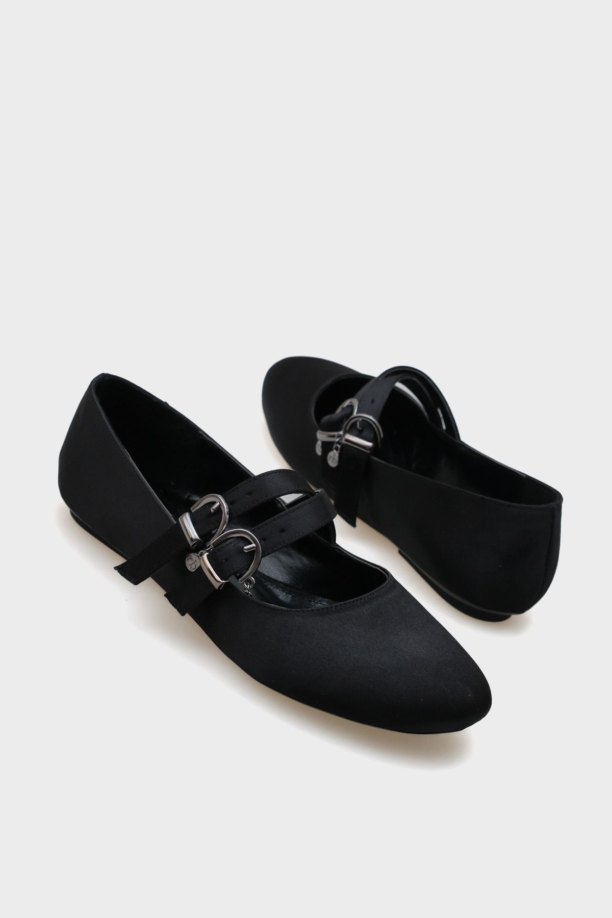 Capone Outfitters-Azalea Ballerinas mit doppelter Riemenschnalle 4