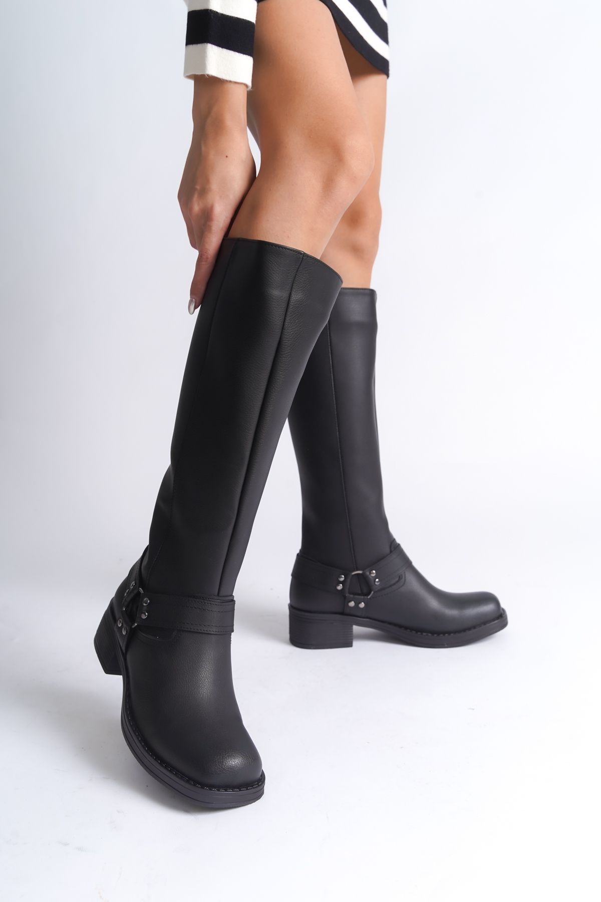 Capone Outfitters-Biker-Stiefel mit rundem Zubehör 1