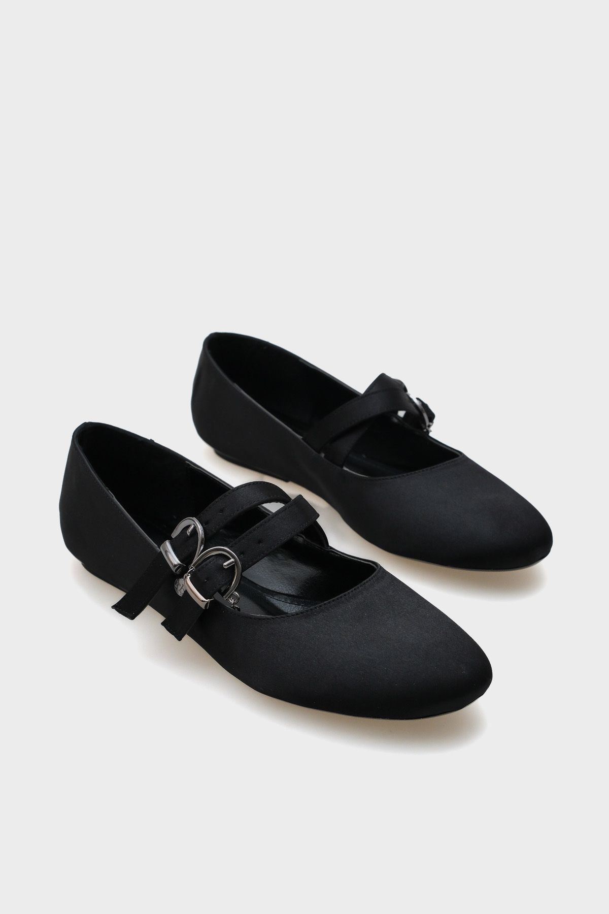 Capone Outfitters-Azalea Ballerinas mit doppelter Riemenschnalle 1