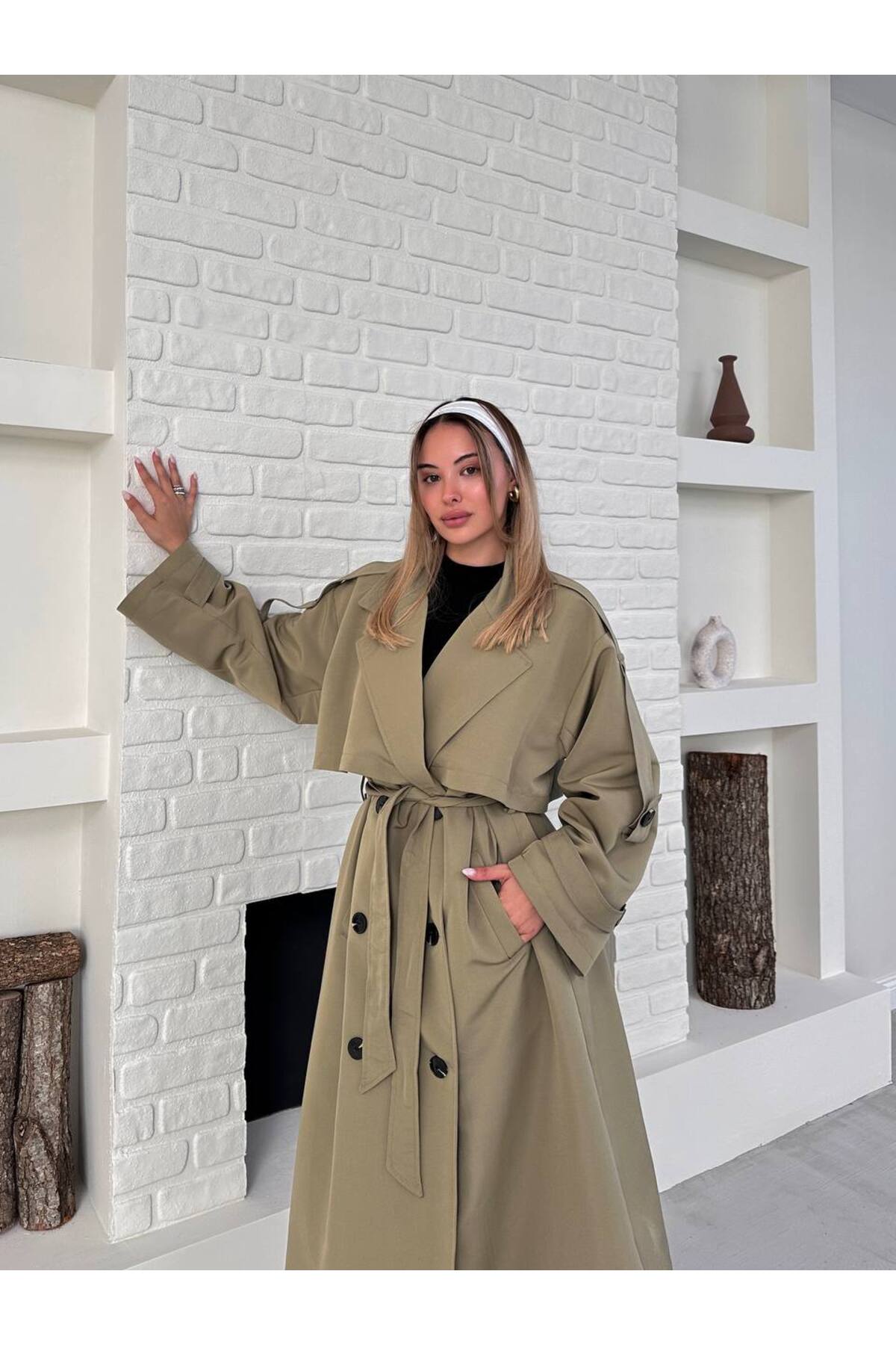Bella Breeze Kadın Düğme Detaylı Kuşaklı Uzun Geniş Kesim Trençkot görsel 4