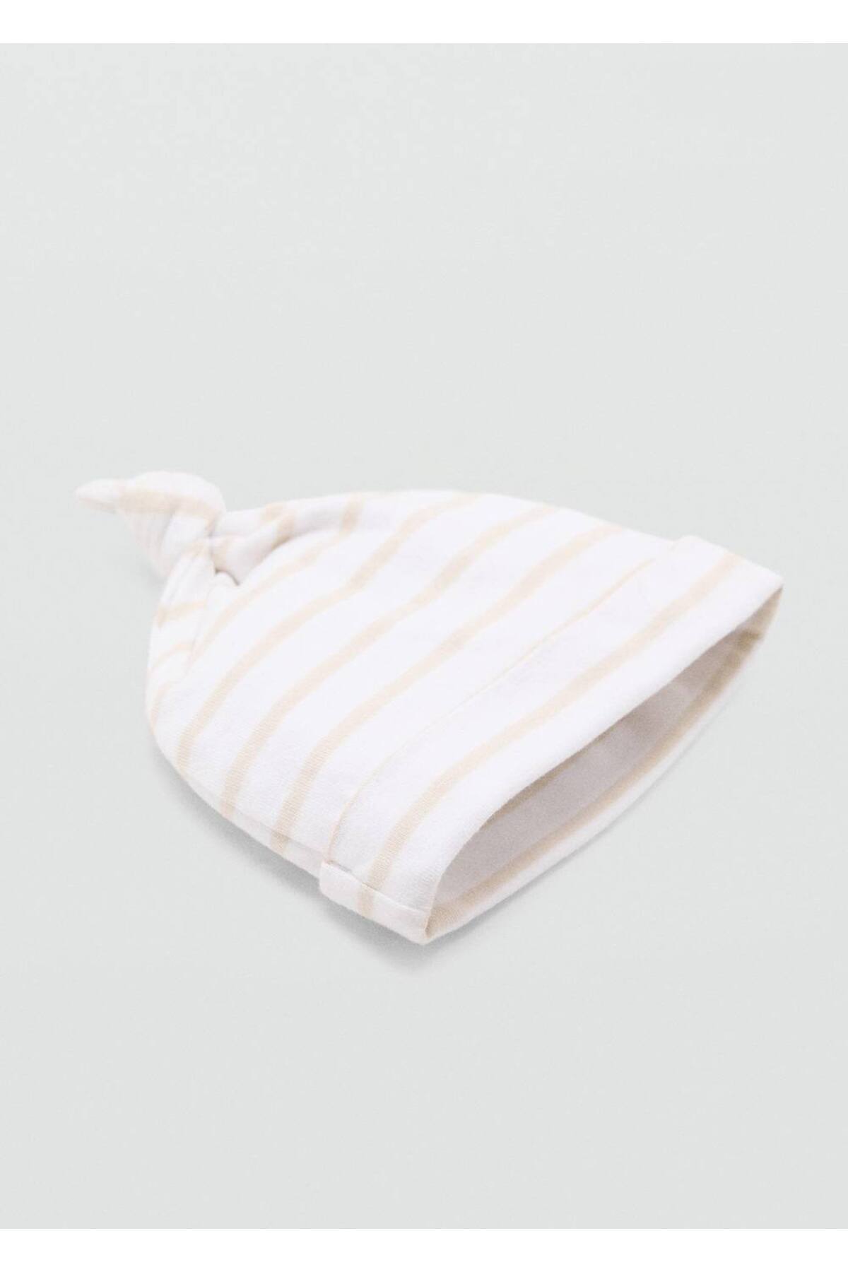 کلاه با جزئیات گره  کلاه با جزئیات گره