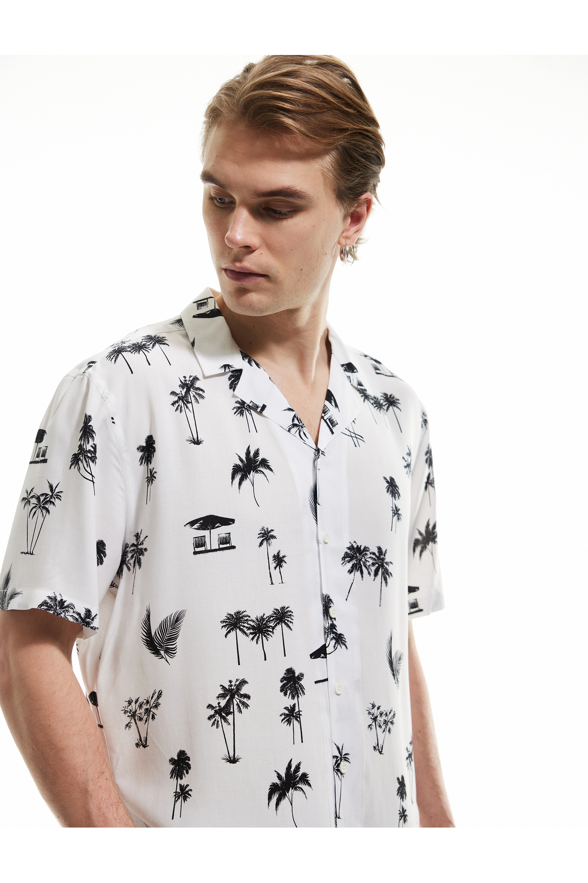 کوتون پیراهن ویسکوز یقه گرد، آستین کوتاه، فیت معمولی، طرح درخت نخل