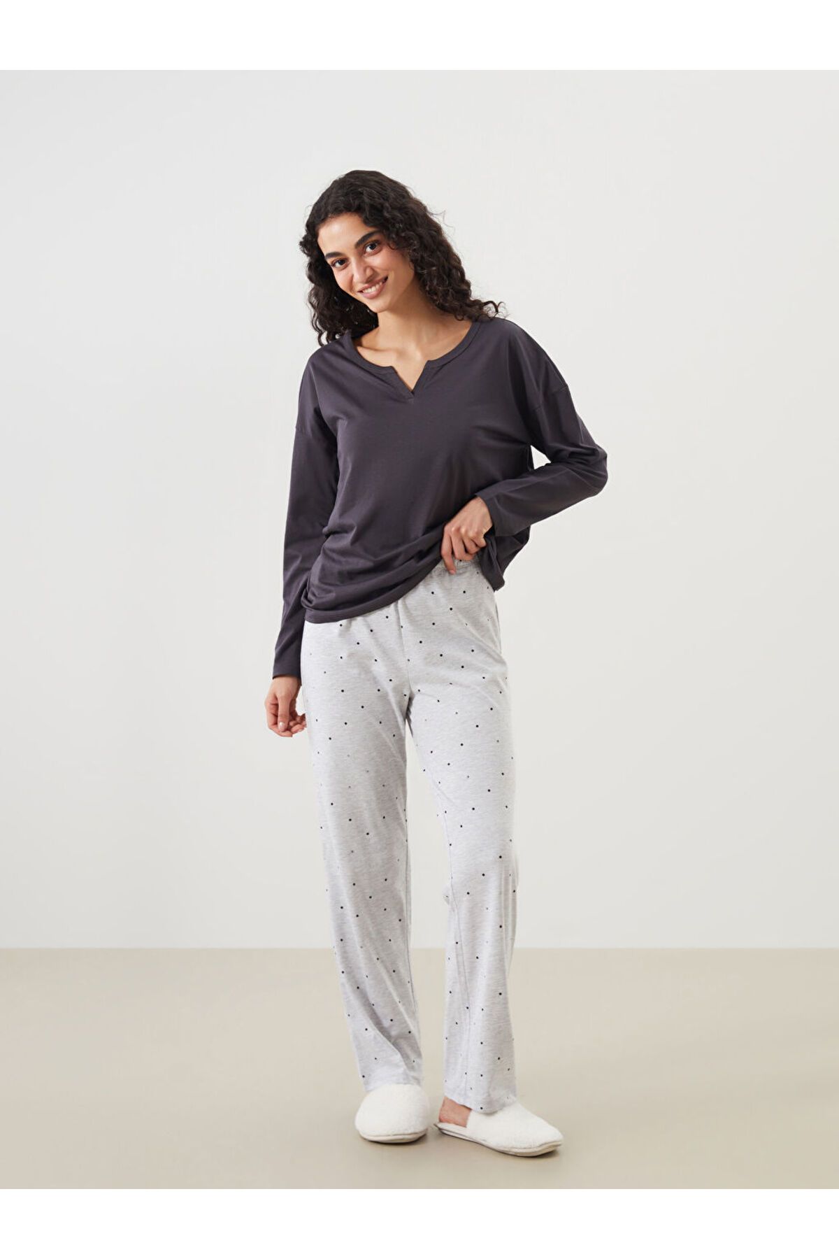 LC Waikiki-Create Your Style from Uzg Store |   Women's Pajama Bottoms with Elastic Waist and Polka Dots 2