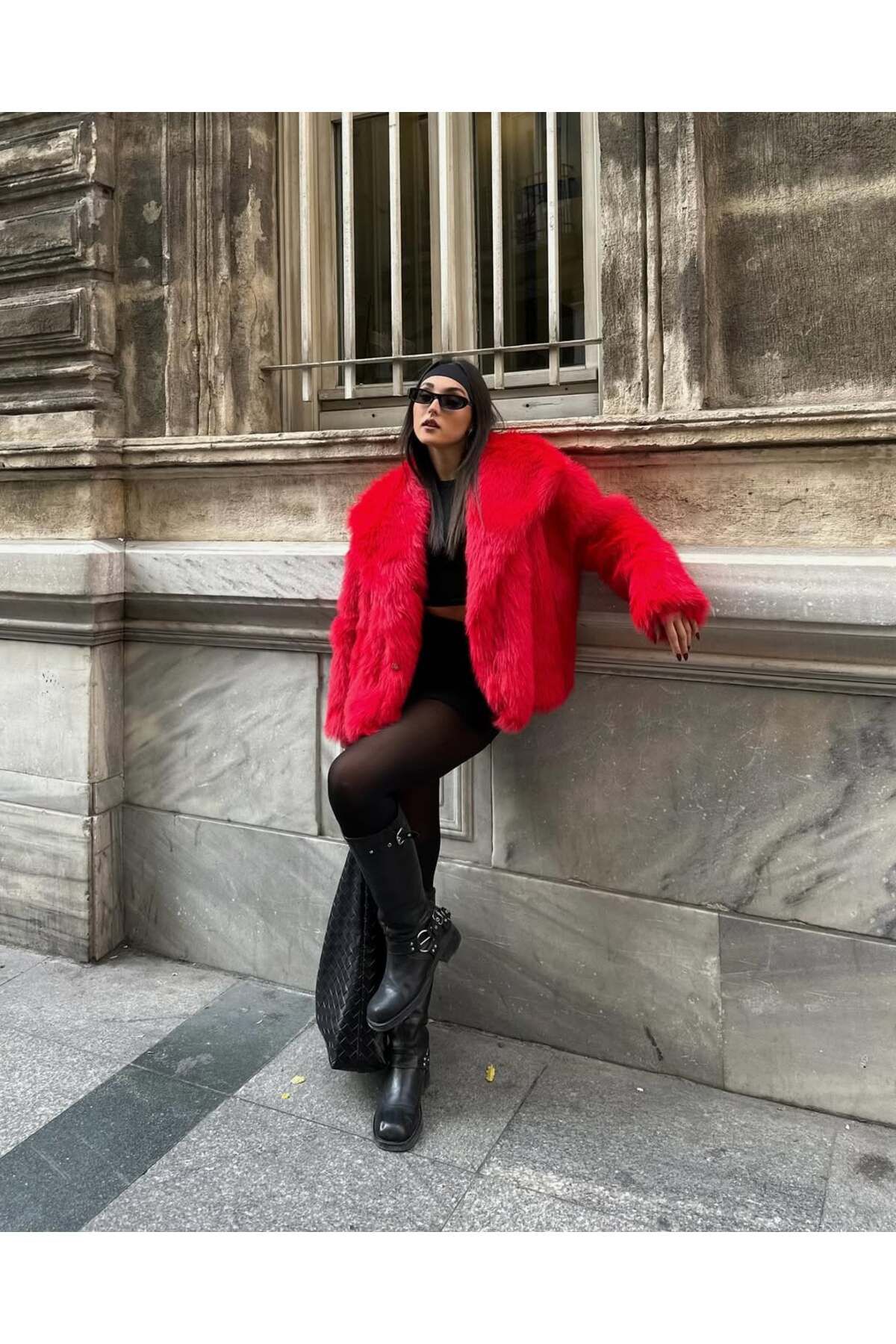 POP STORY-Premium Soft Textured Lined Oversized Red Fur 5