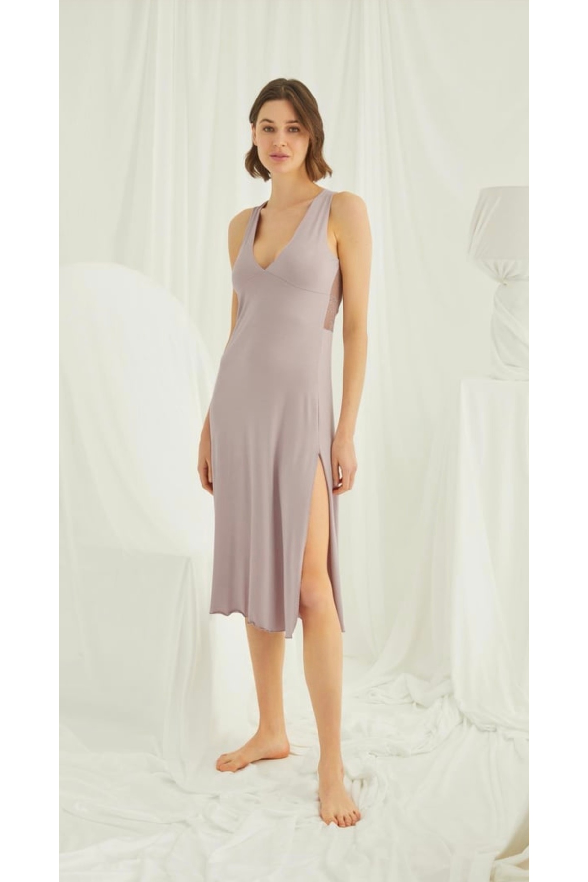 NightLove Monamise Sırtı Detaylı Yırtmaçlı Gecelik 18442