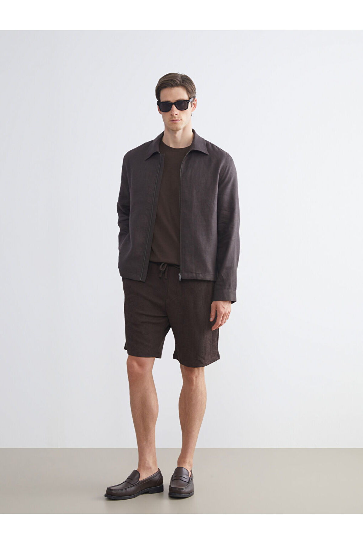 LC Waikiki-Create Your Style from Uzg Store |   Standard Fit Men's Shorts 1
