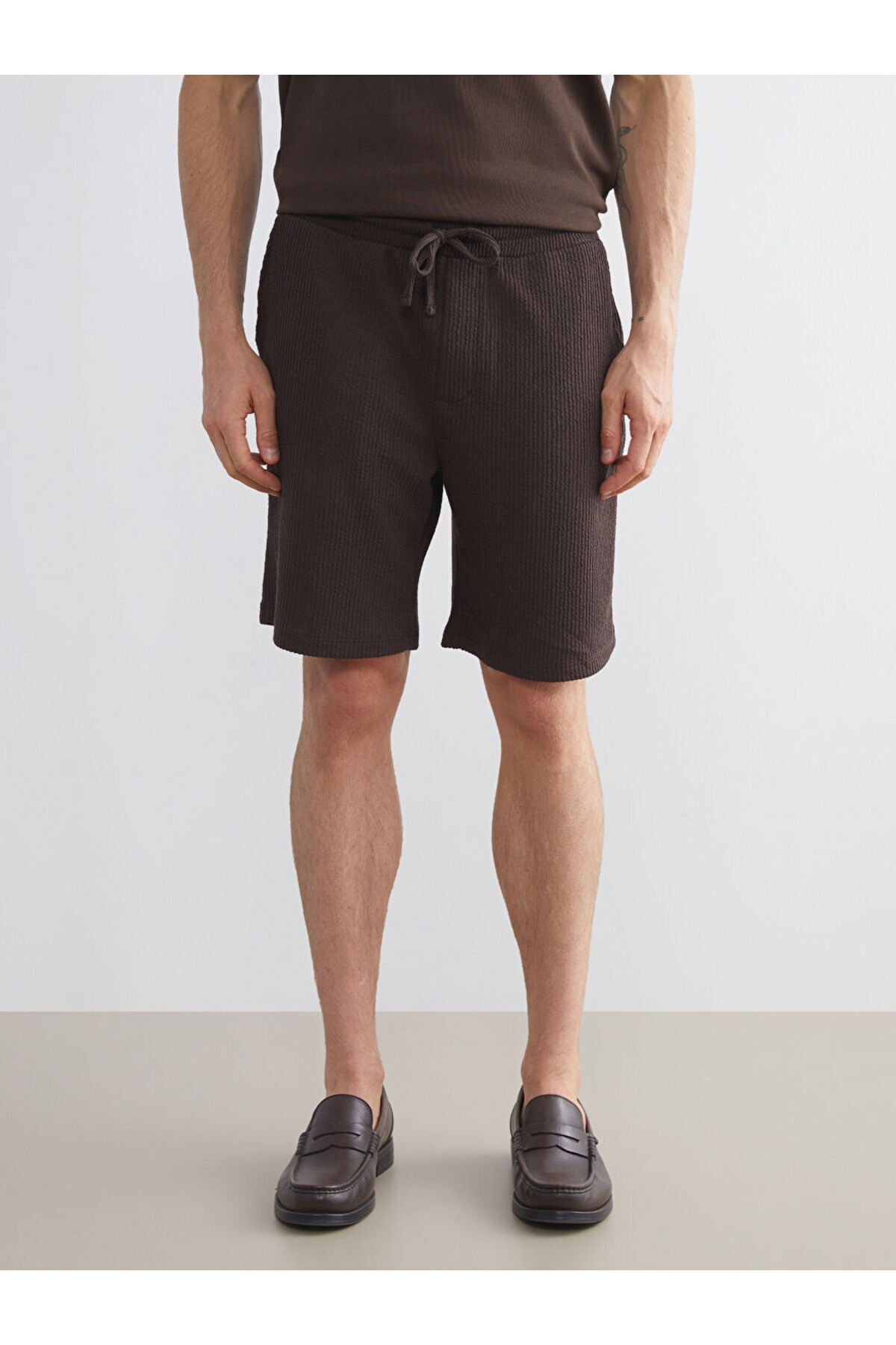 LC Waikiki-Create Your Style from Uzg Store |   Standard Fit Men's Shorts 2