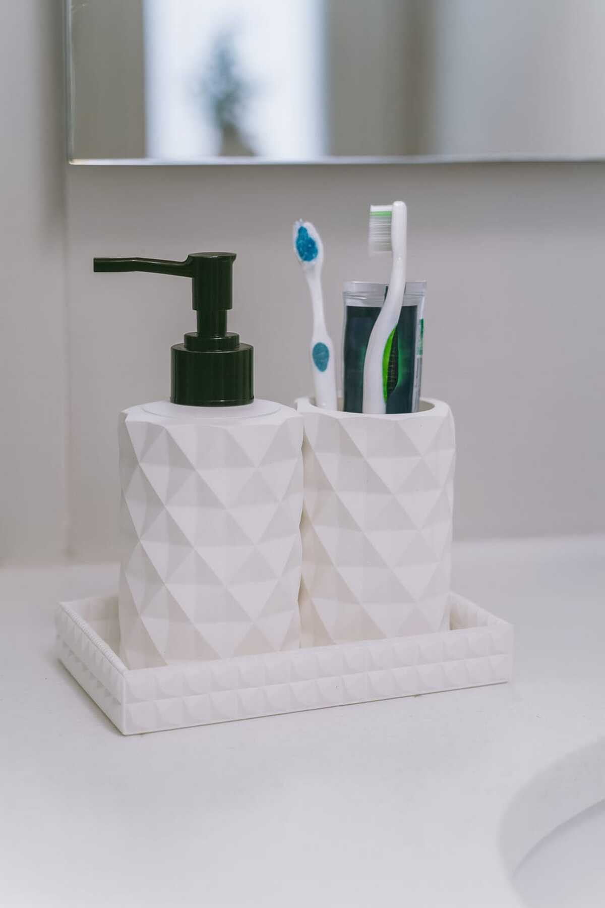 El Yapımı Beton Banyo Seti – 3 Parça (Sabunluk, Diş Fırçalık, Tepsi)