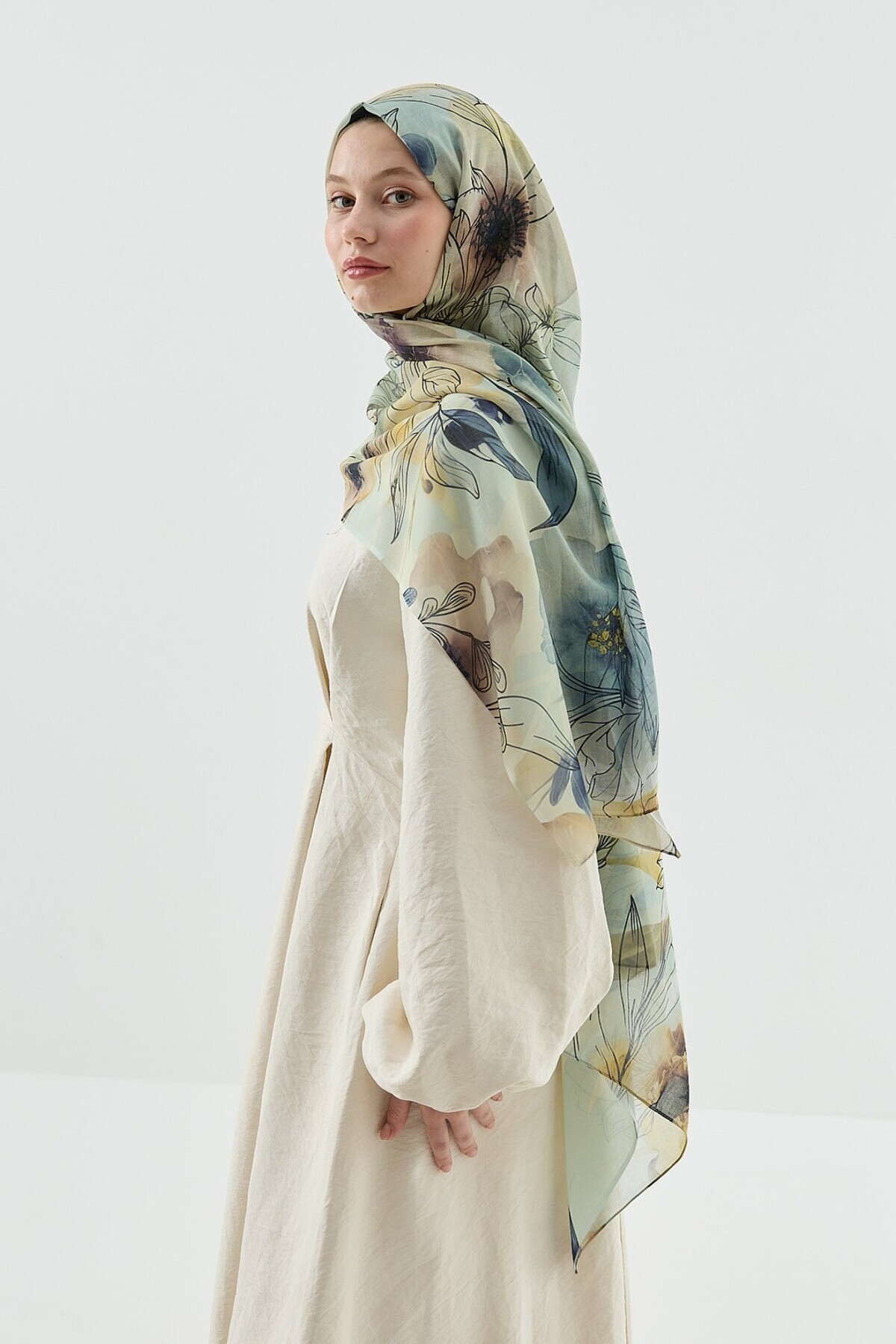 Modakaşmir-Lily Pattern Moon Shawl 2