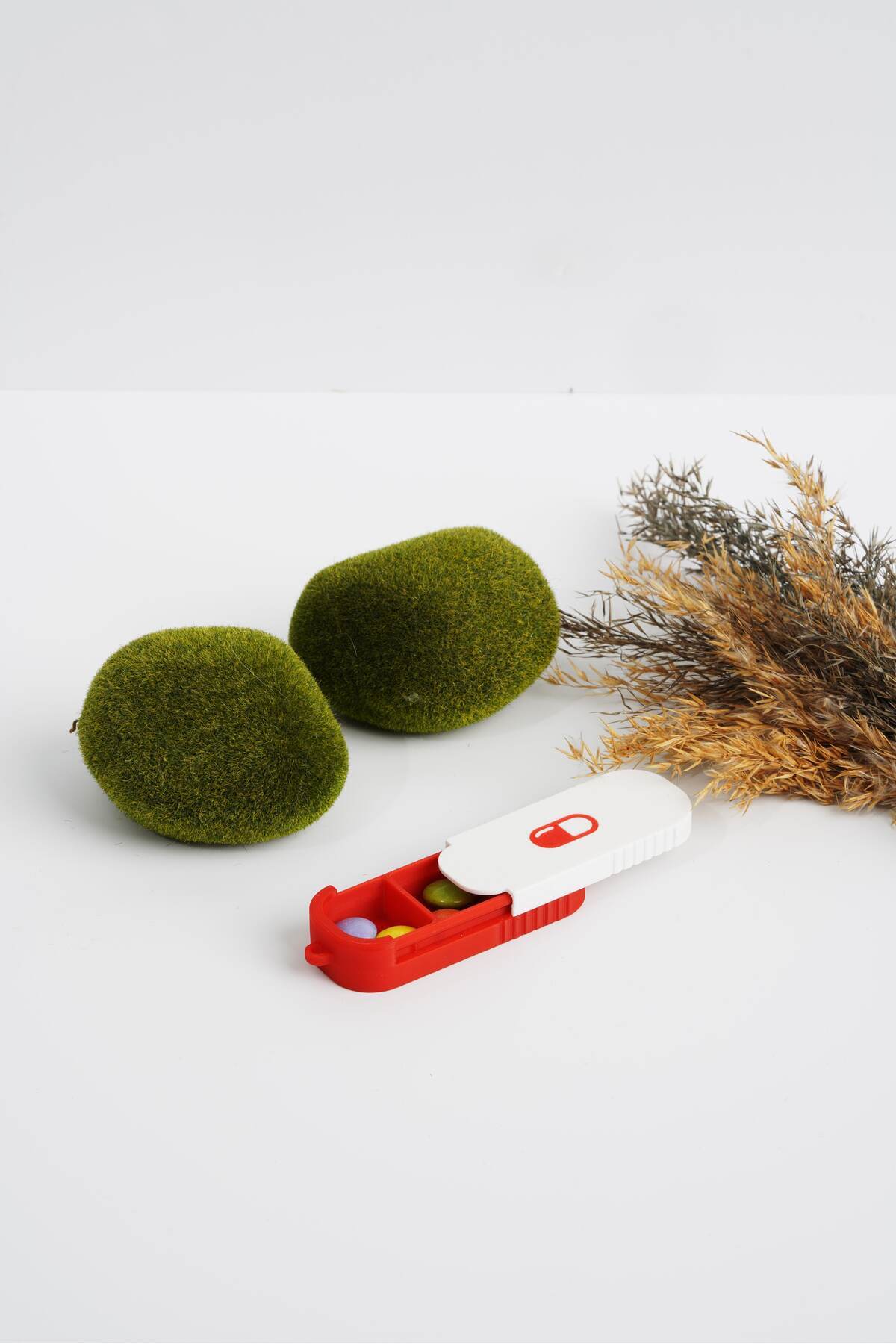 Lilys İstanbul 3 Bölmeli Anahtarlıklı İlaç Kutusu | Kompakt ve Taşınabilir Hap Saklama Kabı