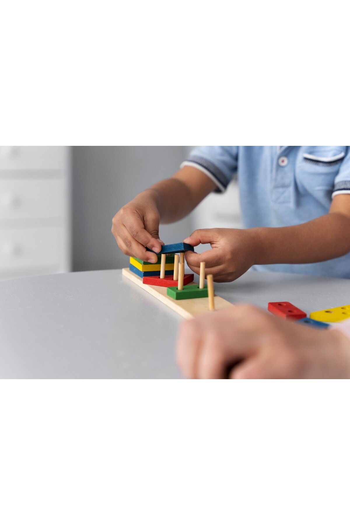 اسباببازیهای چوبی مونتهسوری، بلوکهای چیدنی و مرتبسازی، پازلهای حسی، اسباببازی آموزشی