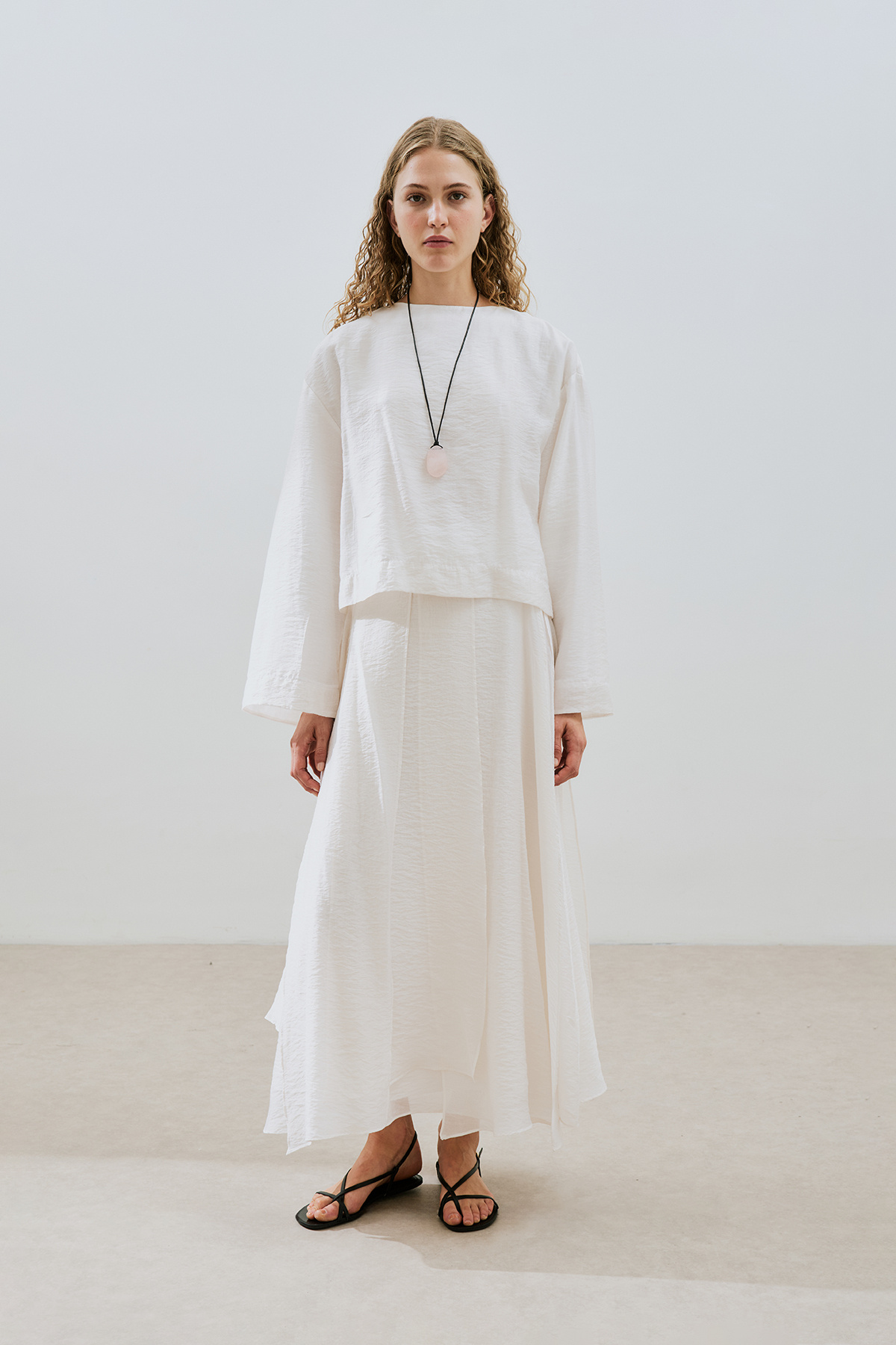 Manuka-Wide Sleeve Draped Bluse Ecru 3