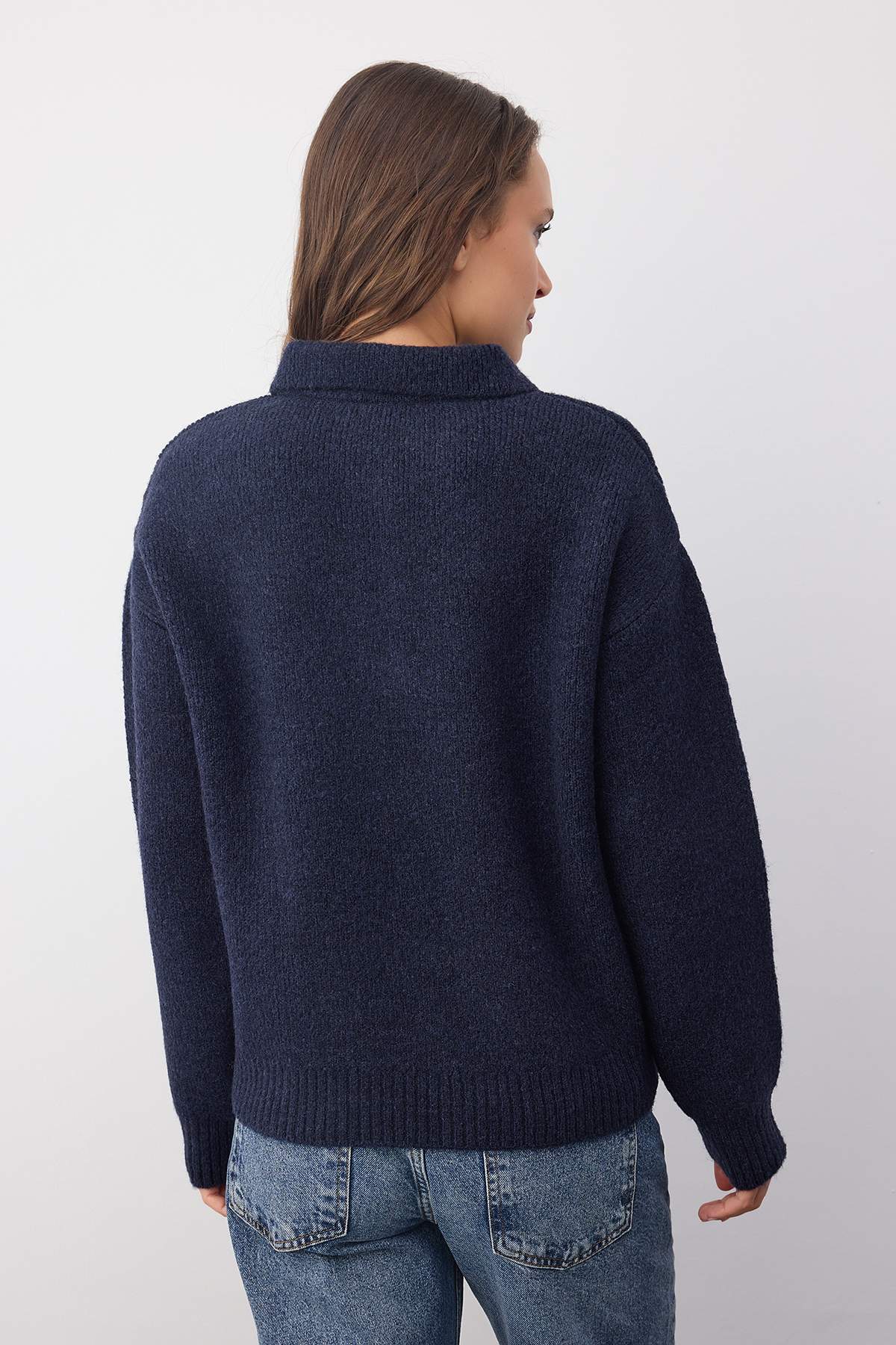 Trendyolmilla  Wardrobe Essentials Lacivert Basic Geniş Kalıp Özel İplikli Triko Kazak | TWOAW26KZ00072 - Görsel 4