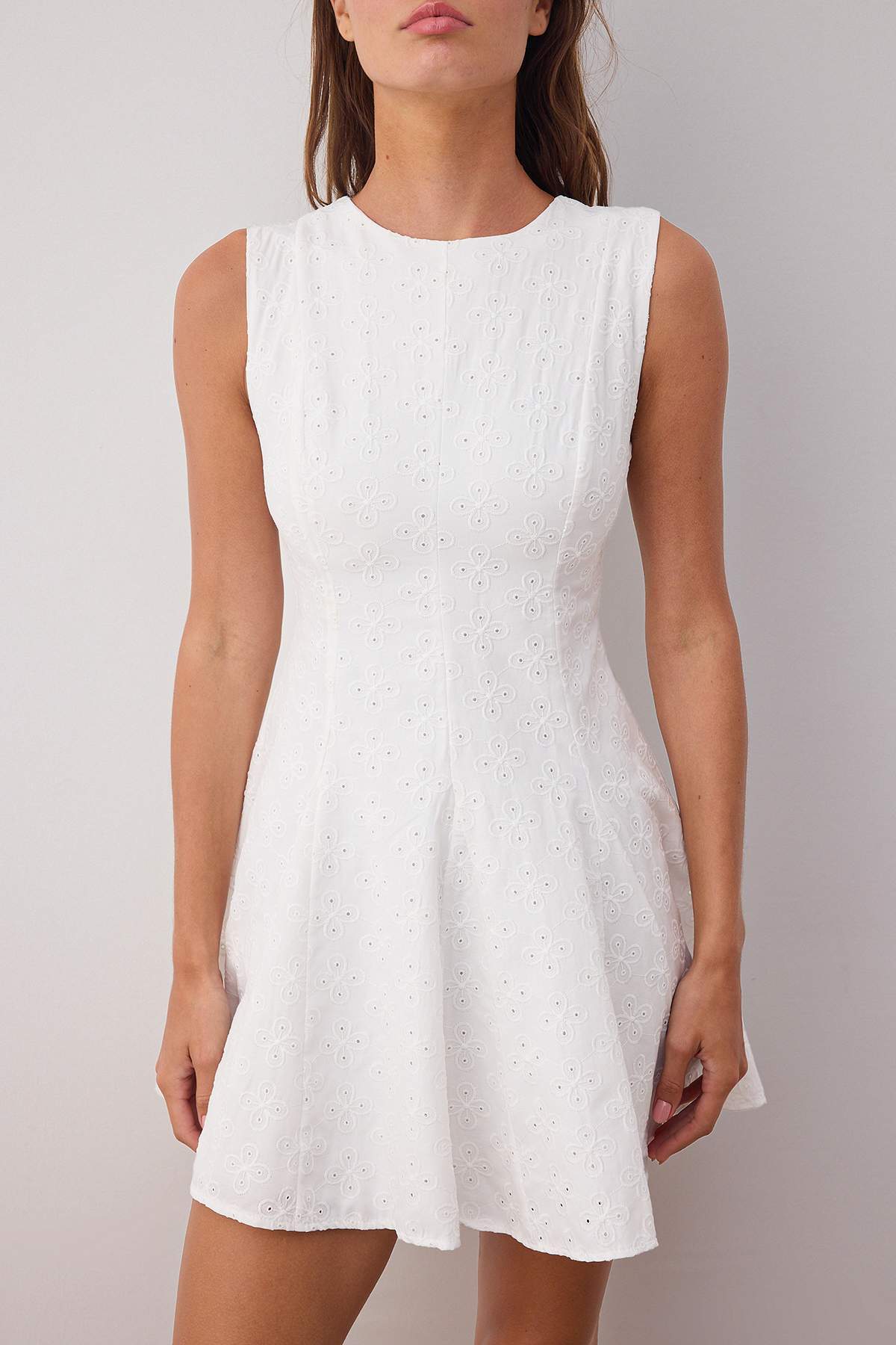 Trendyolmilla  Ekru Eteği Belden Açılan Brode Mini Dokuma Elbise TWOSS25EL00884 - Görsel 3