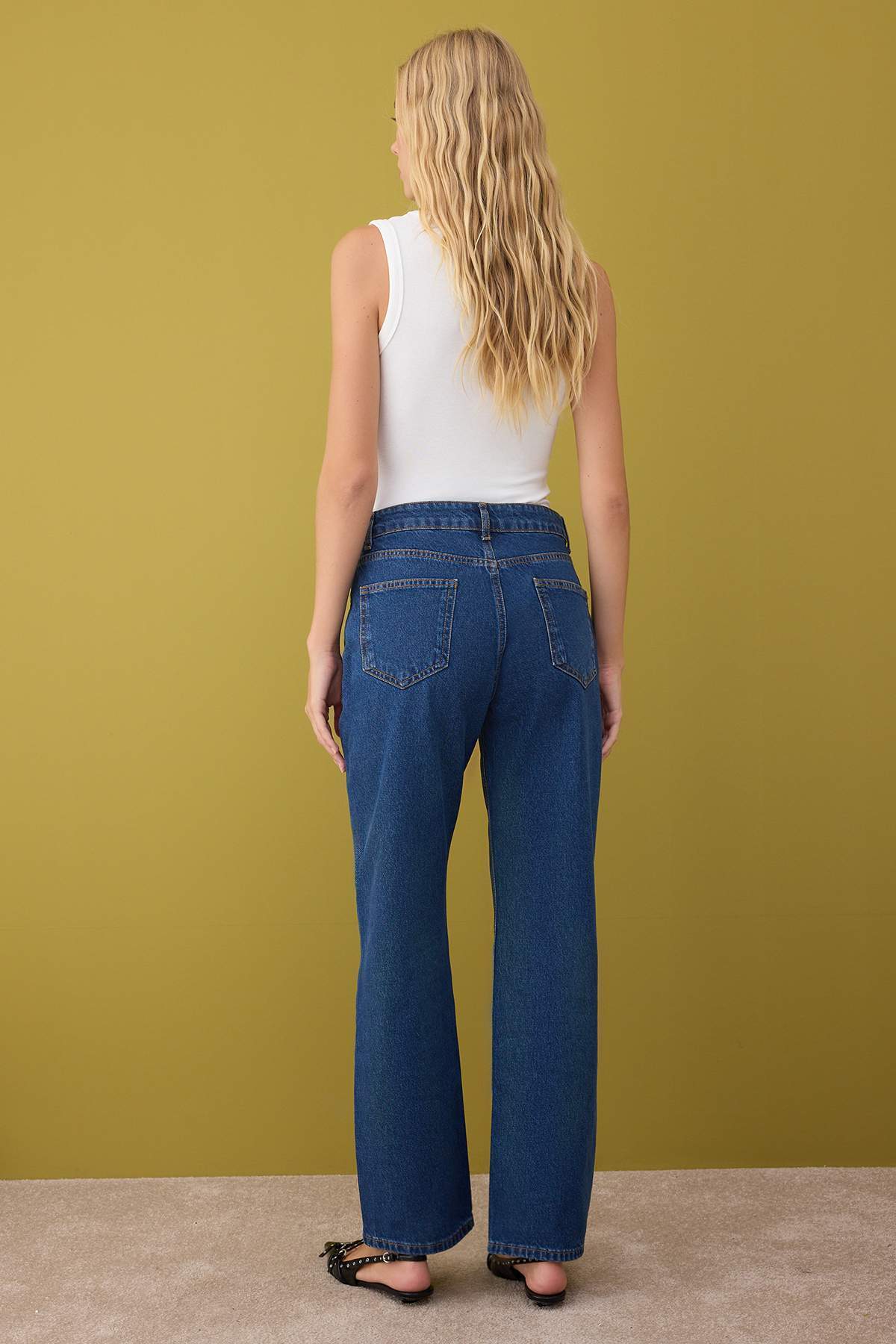 Trendyolmilla  Koyu Mavi Yüksek Bel Straight Jeans TWOAW26JE00158 - Görsel 4