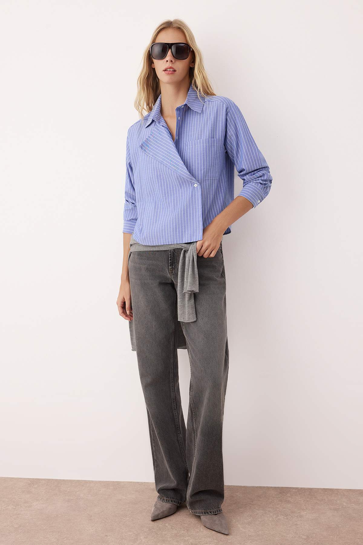 Trendyolmilla  Mavi-Çok Renkli Ceket Yaka Oversize Çizgili Dokuma Gömlek TWOAW26GO00020 - Görsel 2