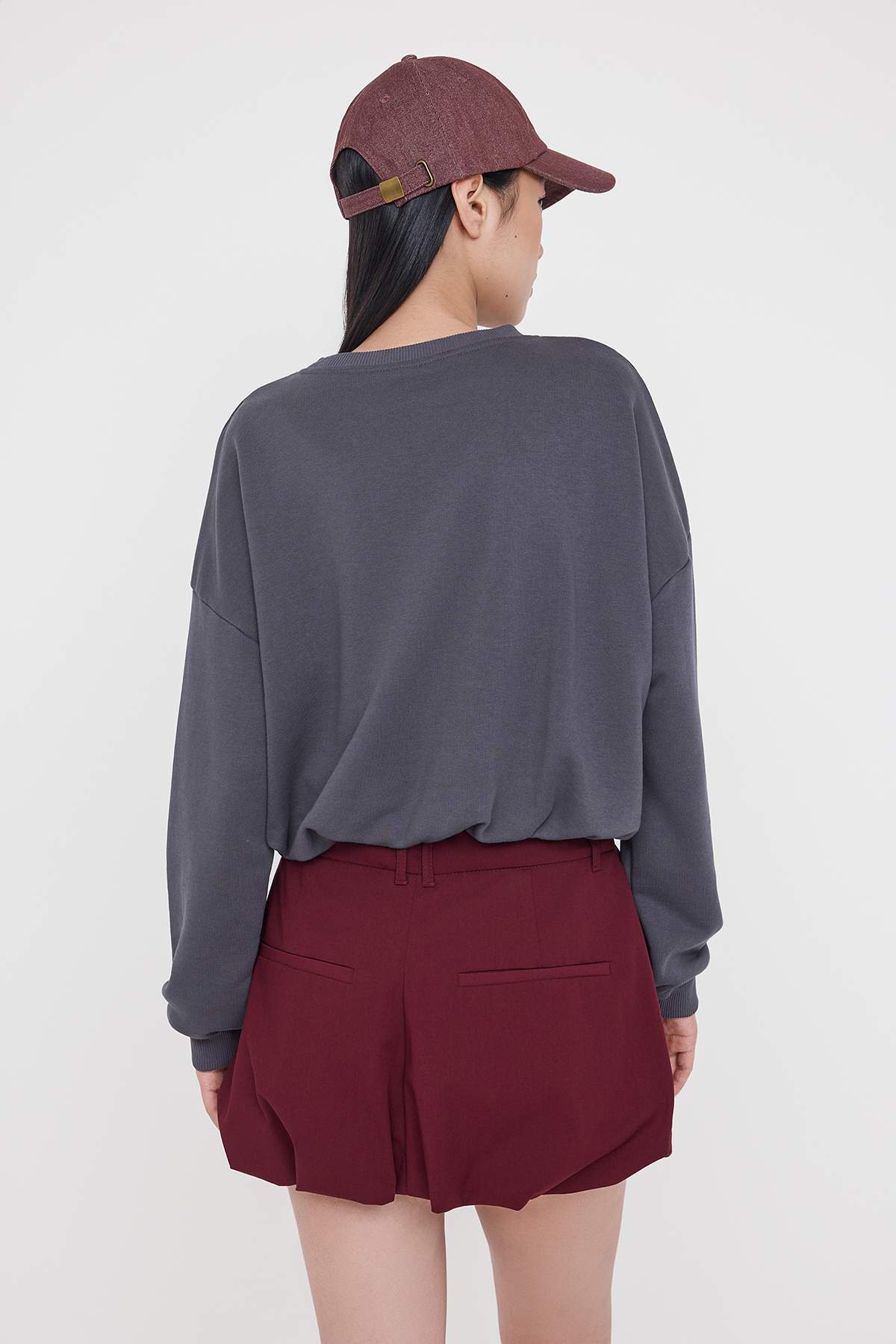 Trendyolmilla  Antrasit Relaxed/Rahat Kalıp Beli Lastikli Crop Örme Sweatshirt TWOAW26SW00000 - Görsel 4