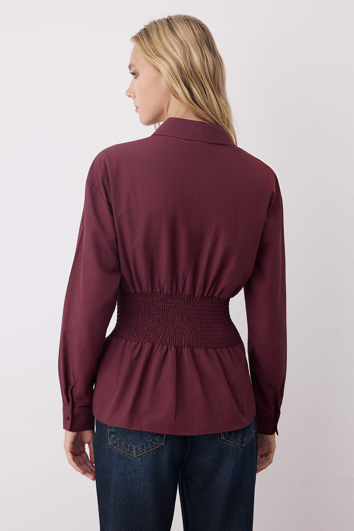 Trendyolmilla  Bordo Bele Oturan Gipe Detaylı Gömlek TWOAW26GO00008 - Görsel 4