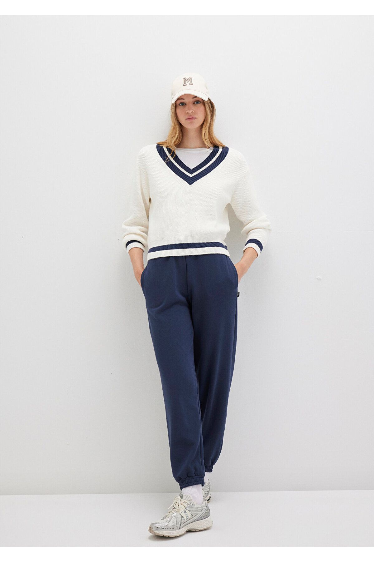 Mavi-1600903 -34665 Model Bleumarin Pantaloni de sport de bază 1