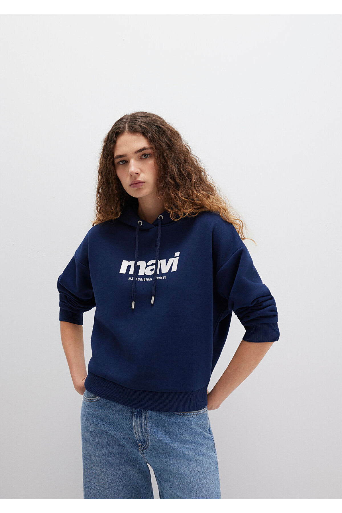 Mavi-Marineblaues Kapuzen-Sweatshirt mit Logo-Print 168334-70488 1