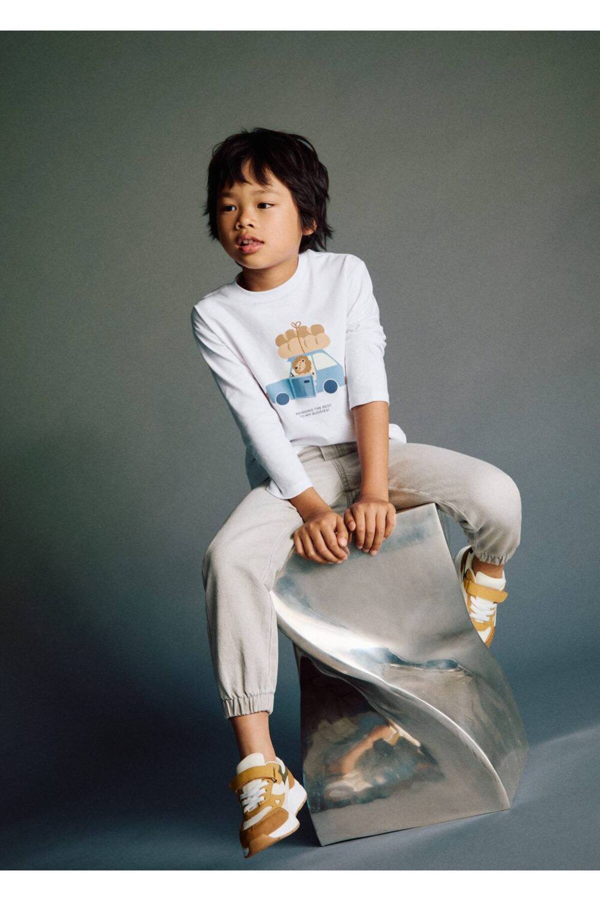 شلوار جین به سبک جاگر  شلوار جین به سبک جاگر