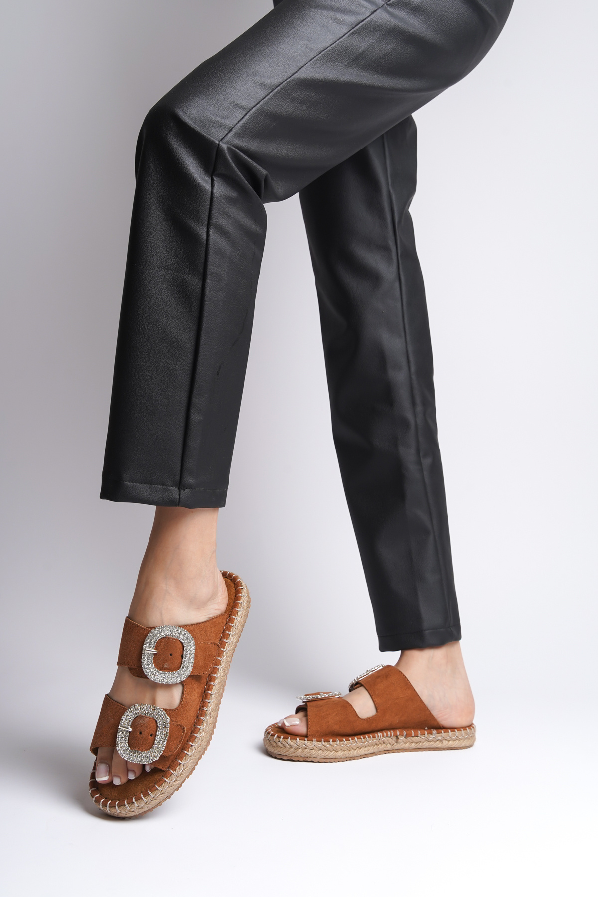 Capone Outfitters-Dámské pantofle Espadrille Britney Stoned 5