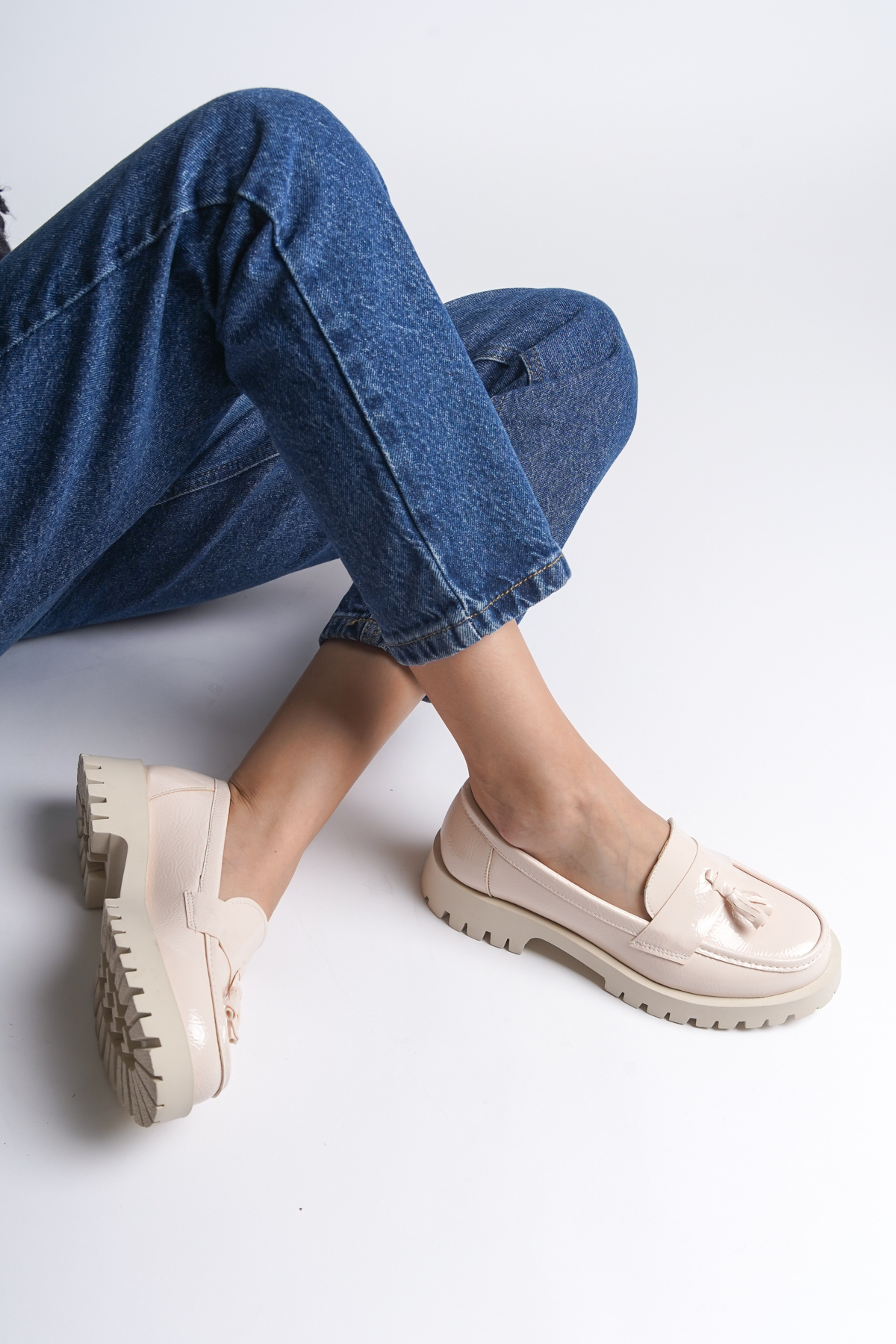 Capone Outfitters-Dámský mokasín Trak Sole se střapcem 4