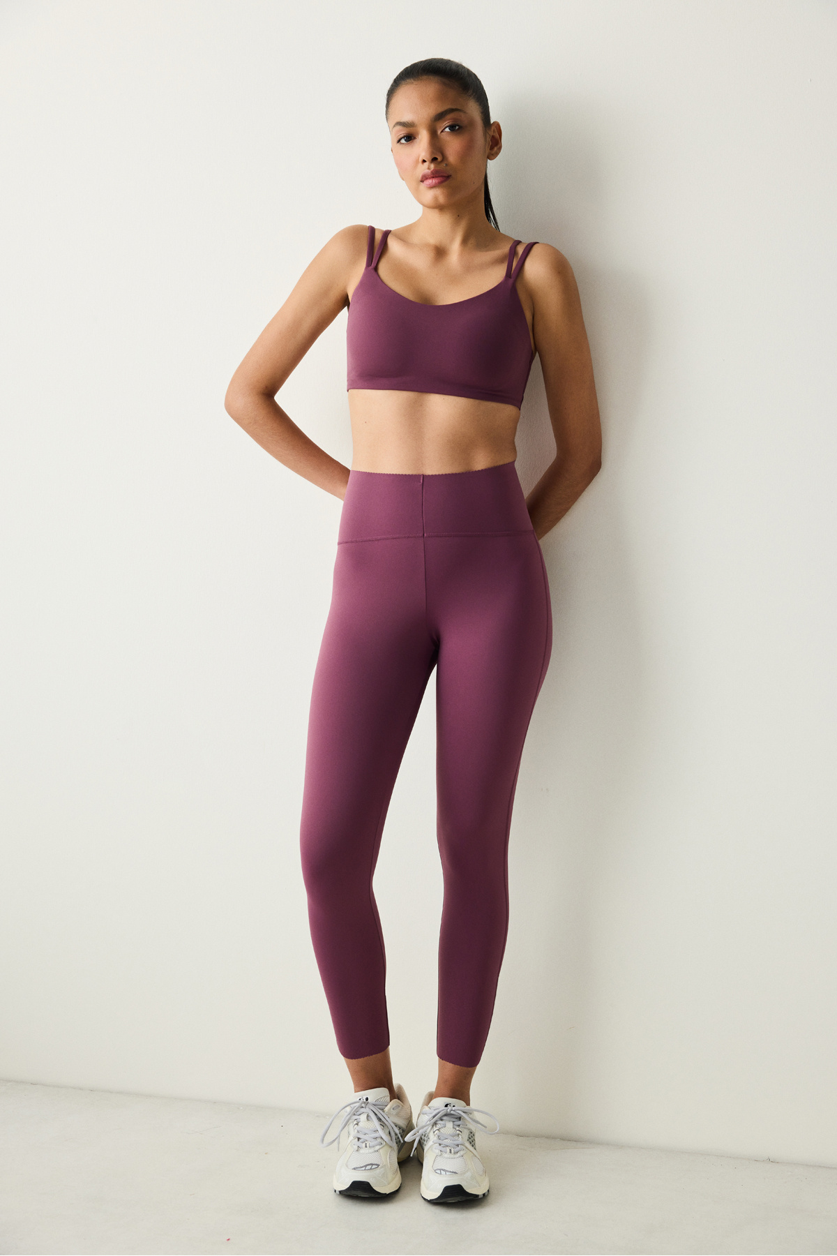 Penti-Plum Medium Support Back Detaillierter Sport-BH 3
