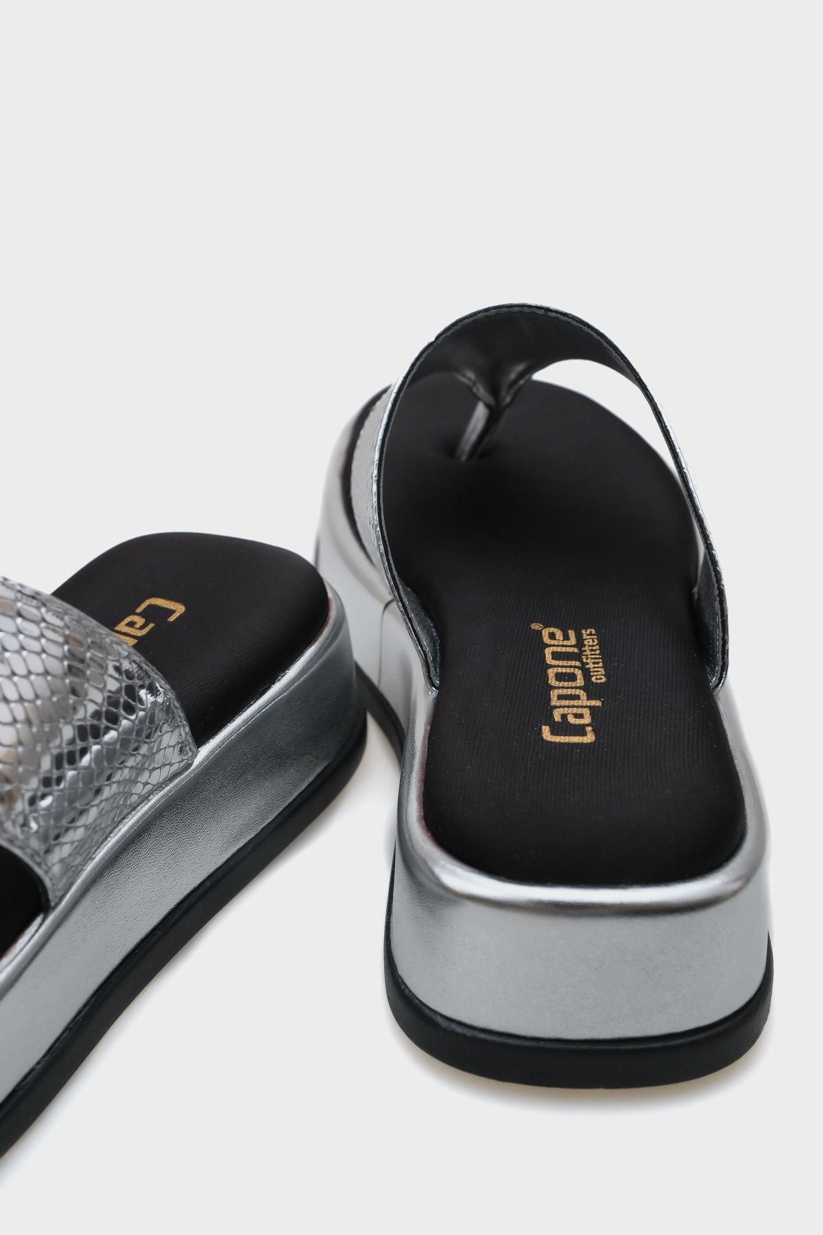 Capone Outfitters-Dámské pantofle Margalo na klínovém podpatku Stone Flip Flops 3