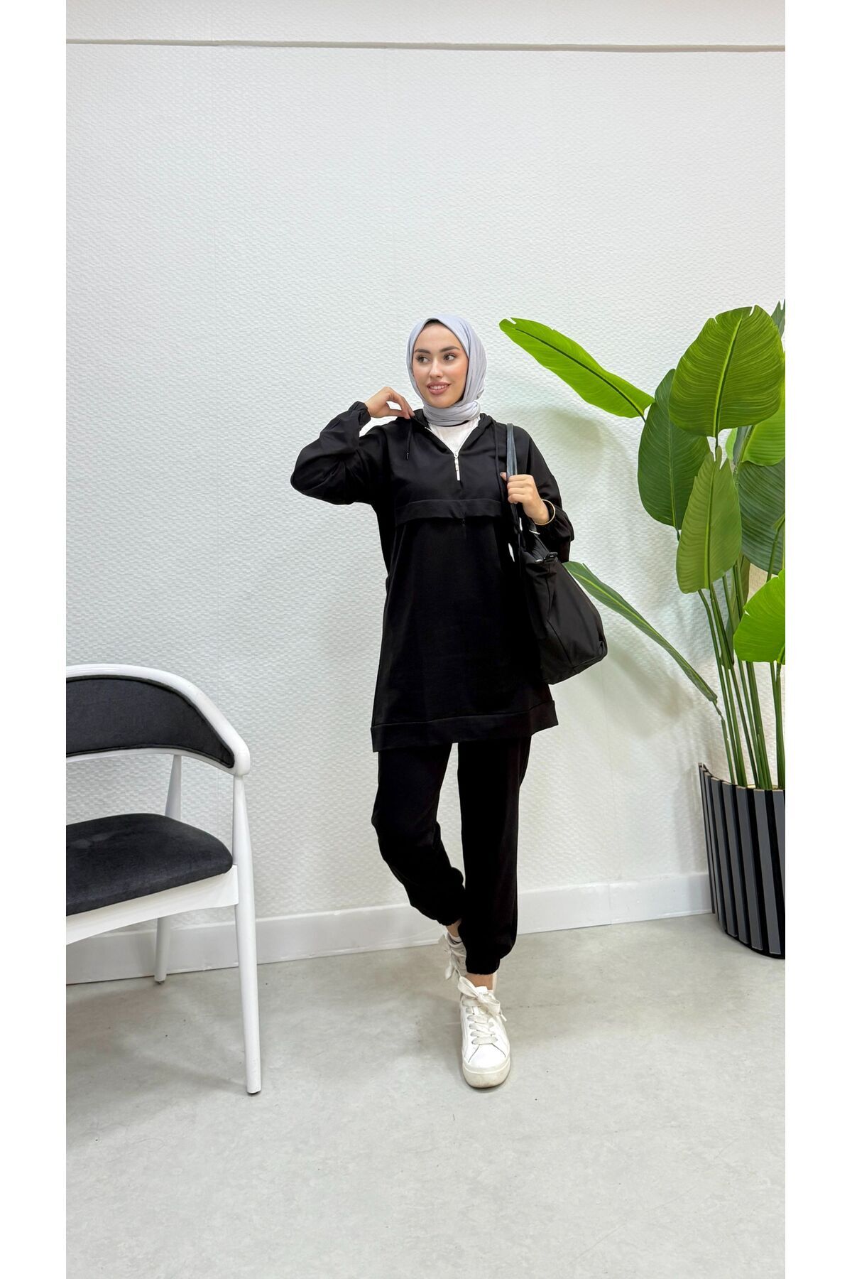 BURCU TESETTÜR Önden Yarım Fermuarlı Eşofman Takımı Trn1019