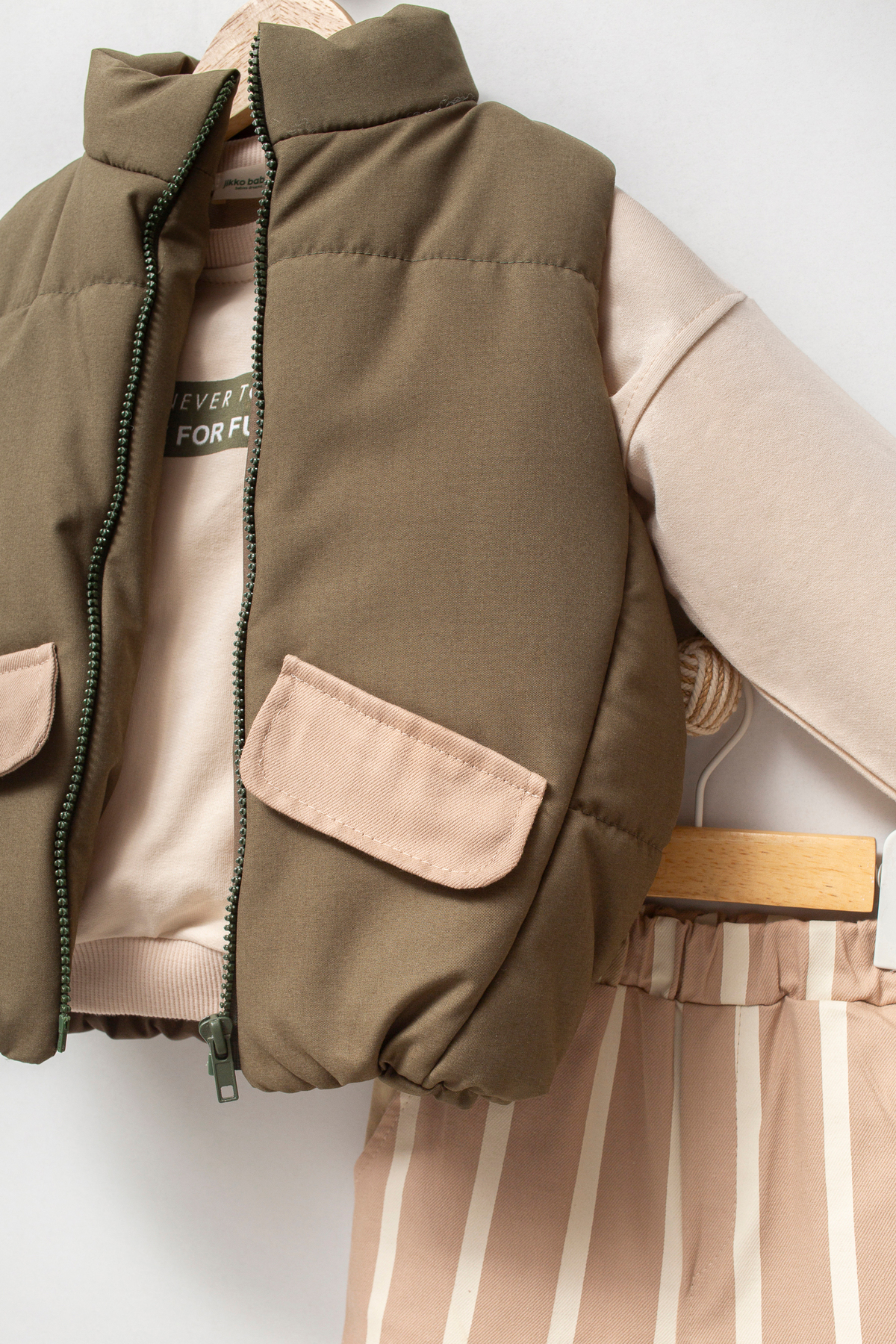 Jikko Baby Şerit Pantolonlu Yelekli 3’lü Takım 9075 fotoğrafı 6 (önizleme)