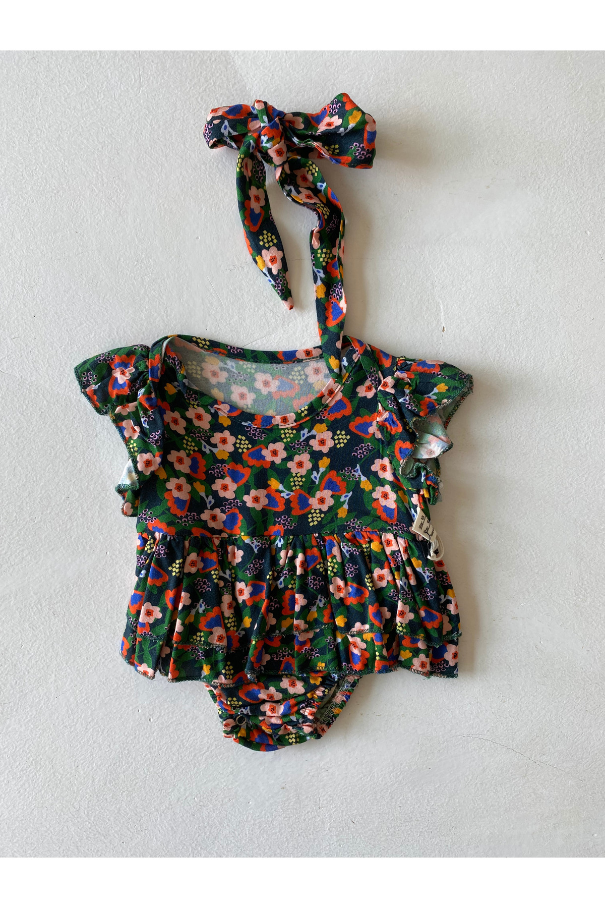 rg kidsstore Kız Bebek %100 Pamuk Kumaş Fırfırlı Elbise ve Saç Bandı fotoğrafı 3 (önizleme)