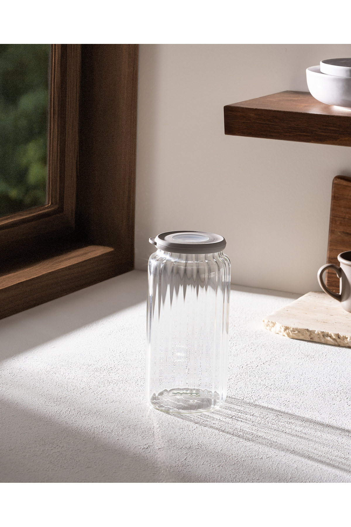 Madame Coco-Voyana Borosilicate Glass Jar with Optics - 960 ml 1