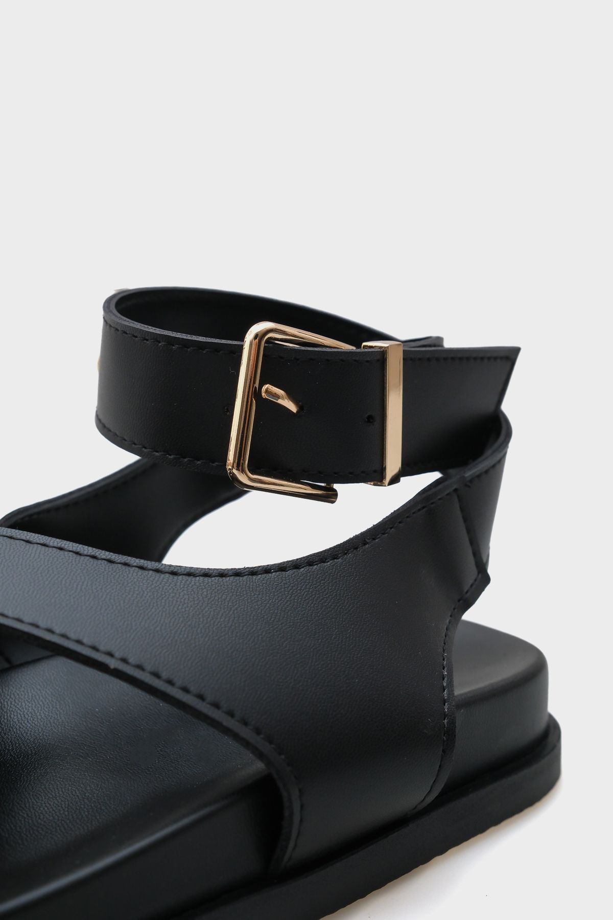 Capone Outfitters-Sandale de damă Maribel Flip Flop cu curea la gleznă cu toc plat 4