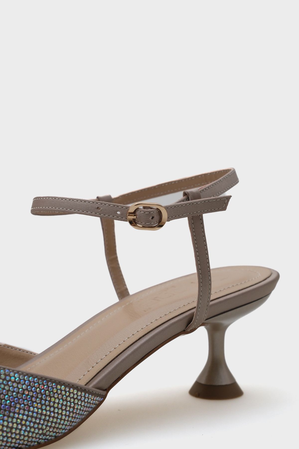 Capone Outfitters-Pantofi eleganti de damă Phoebe Blunt Stone Toe Bow din satin cu curea la gleznă cu toc mediu 5