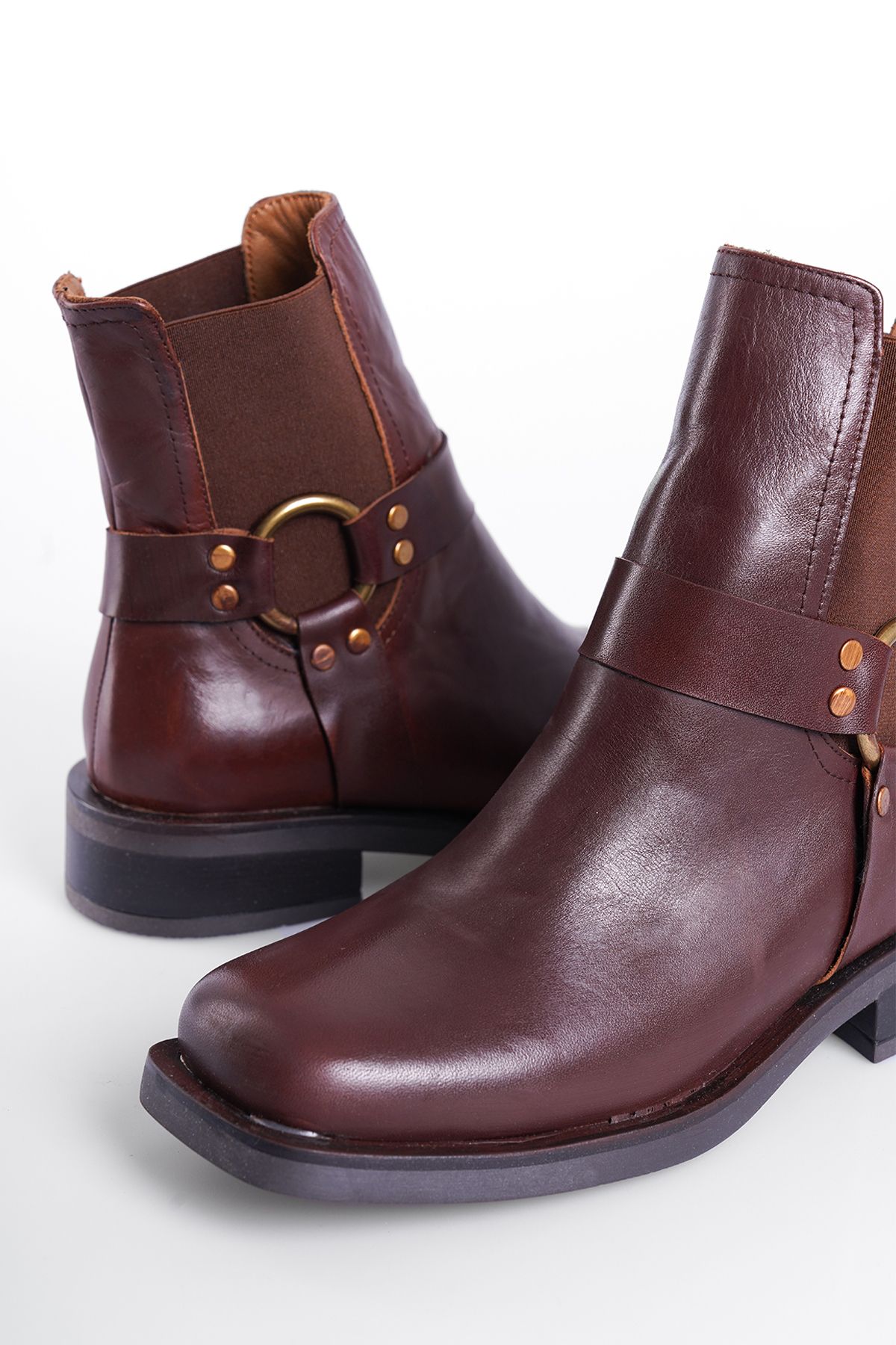 Capone Outfitters-Damenstiefel aus echtem Leder mit seitlichem elastischem Schnallendetail 3