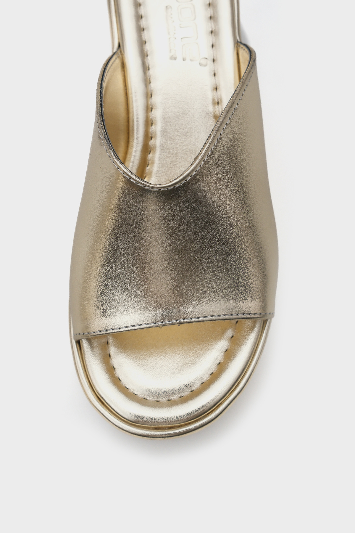 Capone Outfitters-Marta Plateau Metallic Single Strap Damen Hausschuhe 2