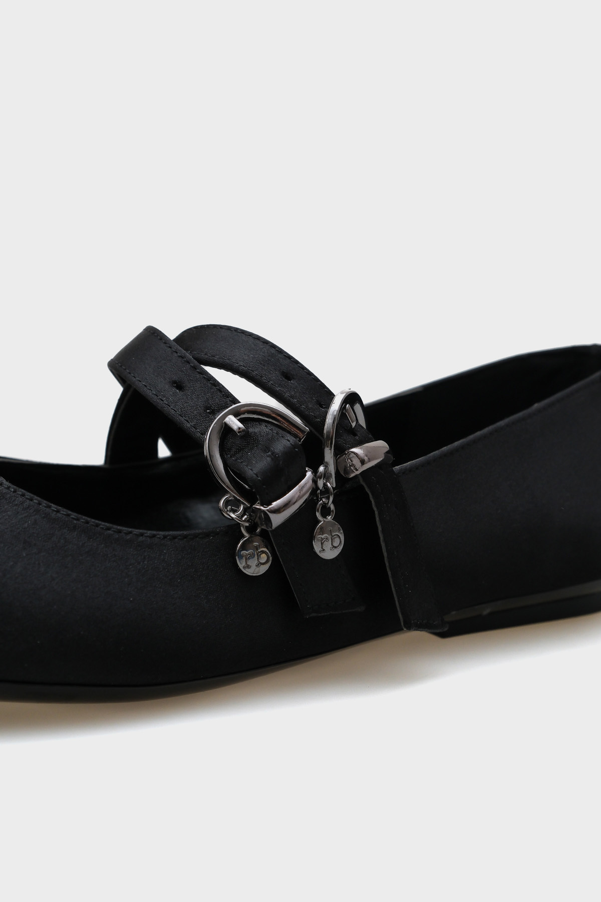 Capone Outfitters-Azalea Ballerinas mit doppelter Riemenschnalle 3
