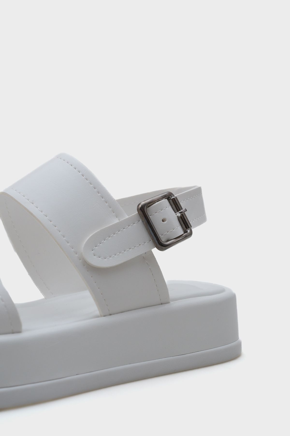 Capone Outfitters-Marris Single Strap Keilabsatz Komfort Damen Sandalen 2