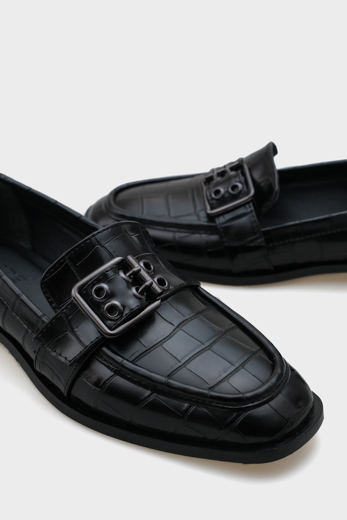 Capone Outfitters-Dámské mokasínové boty Carla s kovovou přezkou 3