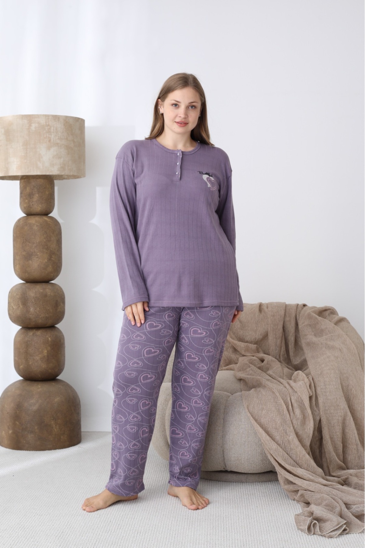 Temporium Kadın Kışlık Büyük Beden Curve Nakışlı Desenli Yakası Düğmeli Uzun Kollu Pijama Takımı