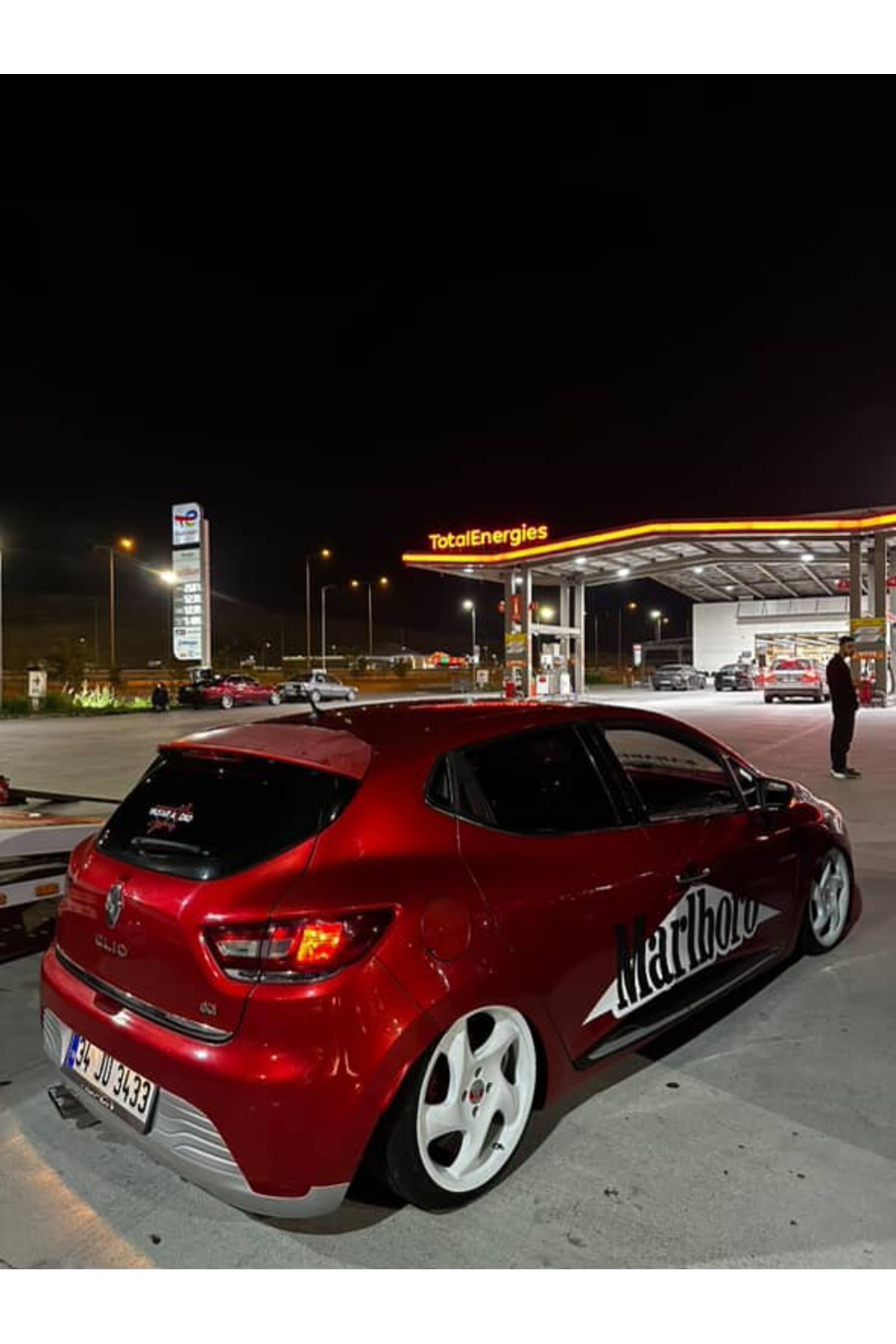 Sticker Works Marlboro temalı yüksek kaliteli sticker. - Fiyatı