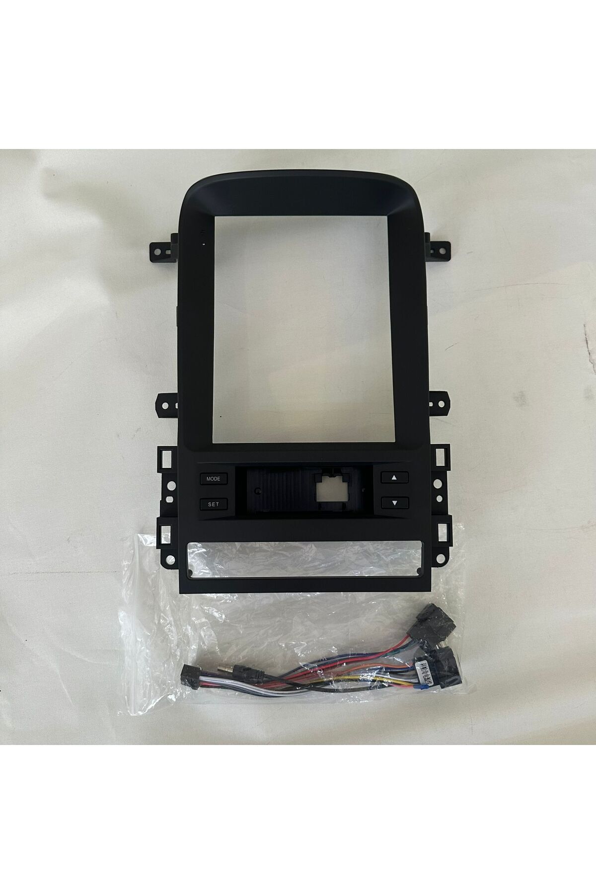 ALCARS CHEVROLET CAPTİVA KLİMA GÖSTERGESİ TAKILAN TESLA MULTİMEDYA ÇERÇEVESİ